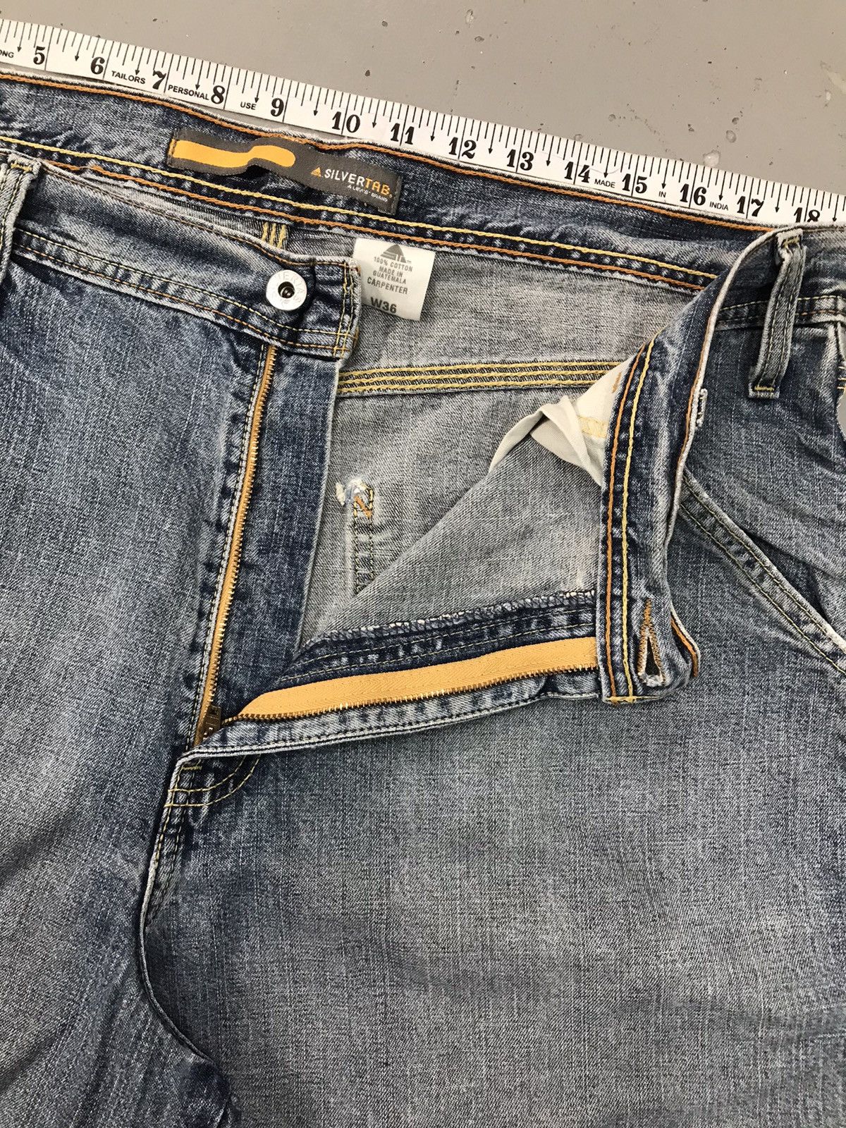 Levi's × Vintage Vintage Levi’s Strauss & co silver tab carpenter denim short Size US 38 / EU 54 - 5 Thumbnail
