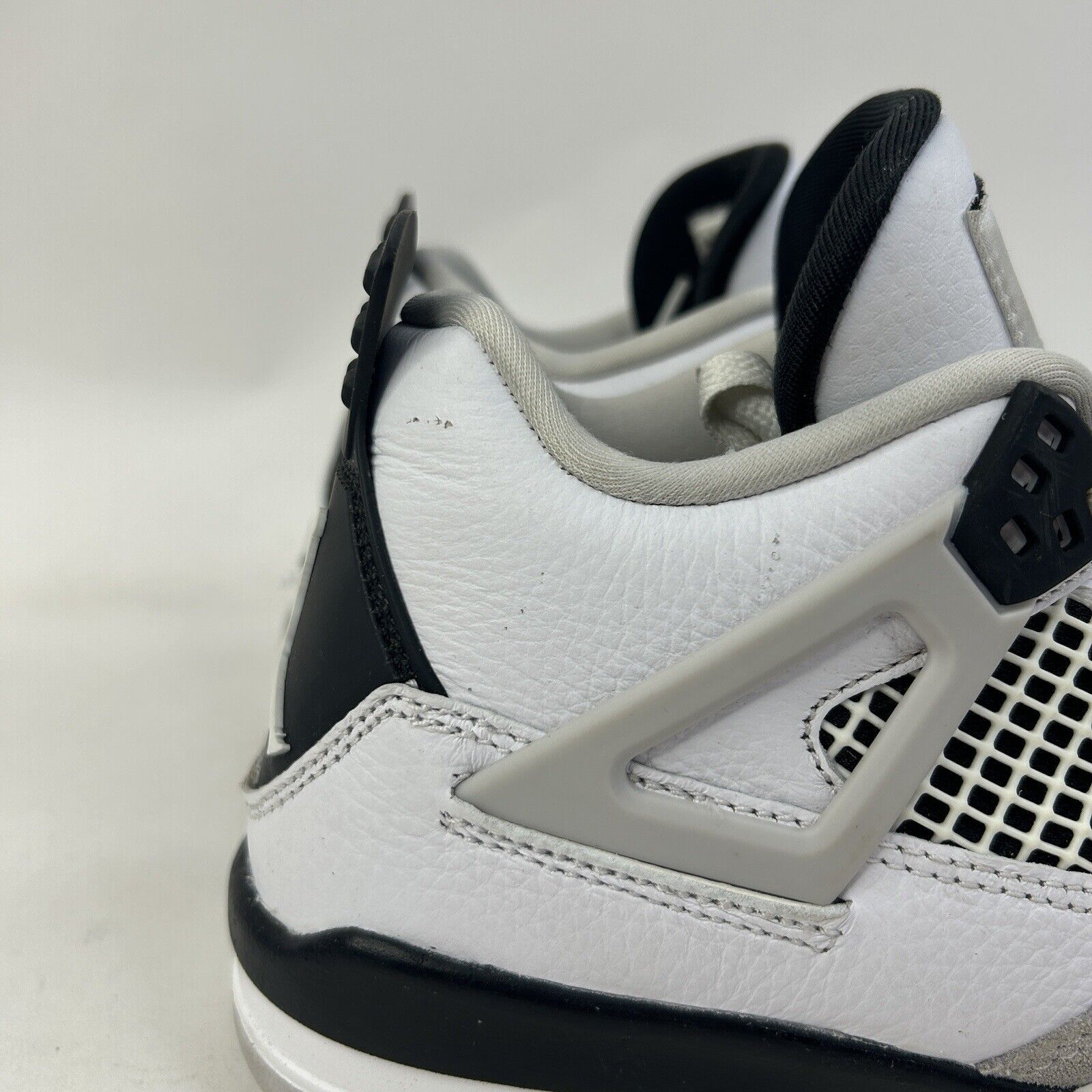 Nike Nike Air Jordan 4 Retro GS "Military Black" 2024 Size US 7 / IT 37 - 9 Thumbnail