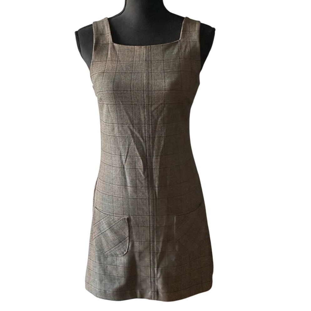 H&M H&M Sleeveless Fitted Dress –Square Neckline, Patch Pockets Size XS / US 0-2 / IT 36-38 - 1 Thumbnail