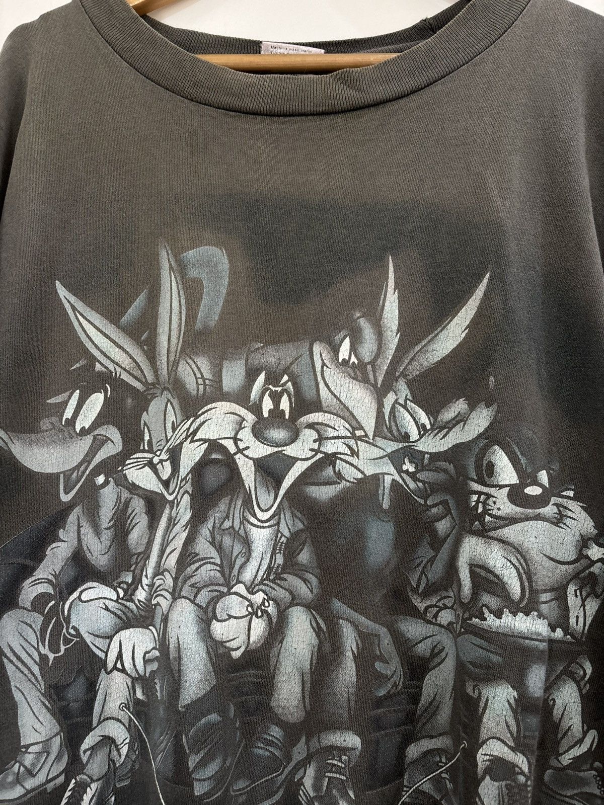 Vintage 1996 VINTAGE LOONEY TUNES MOVIE NIGHT TSHIRT Size US XL / EU 56 / 4 - 7 Thumbnail