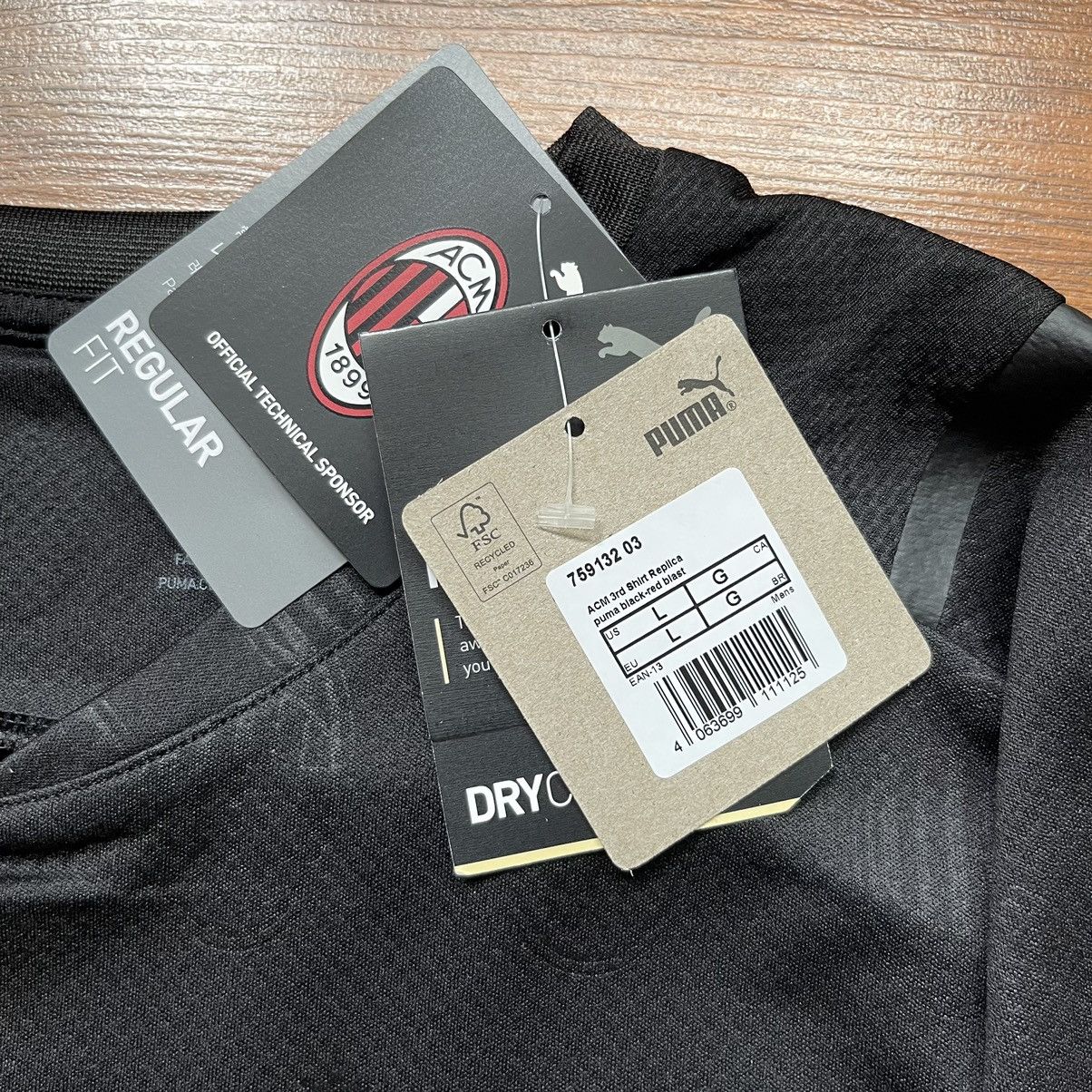 Puma × Vintage NWT AC MILAN PUMA 2021/2022 FOOTBALL THIRD JERSEY #9 GIROUD Size US L / EU 52-54 / 3 - 14 Thumbnail