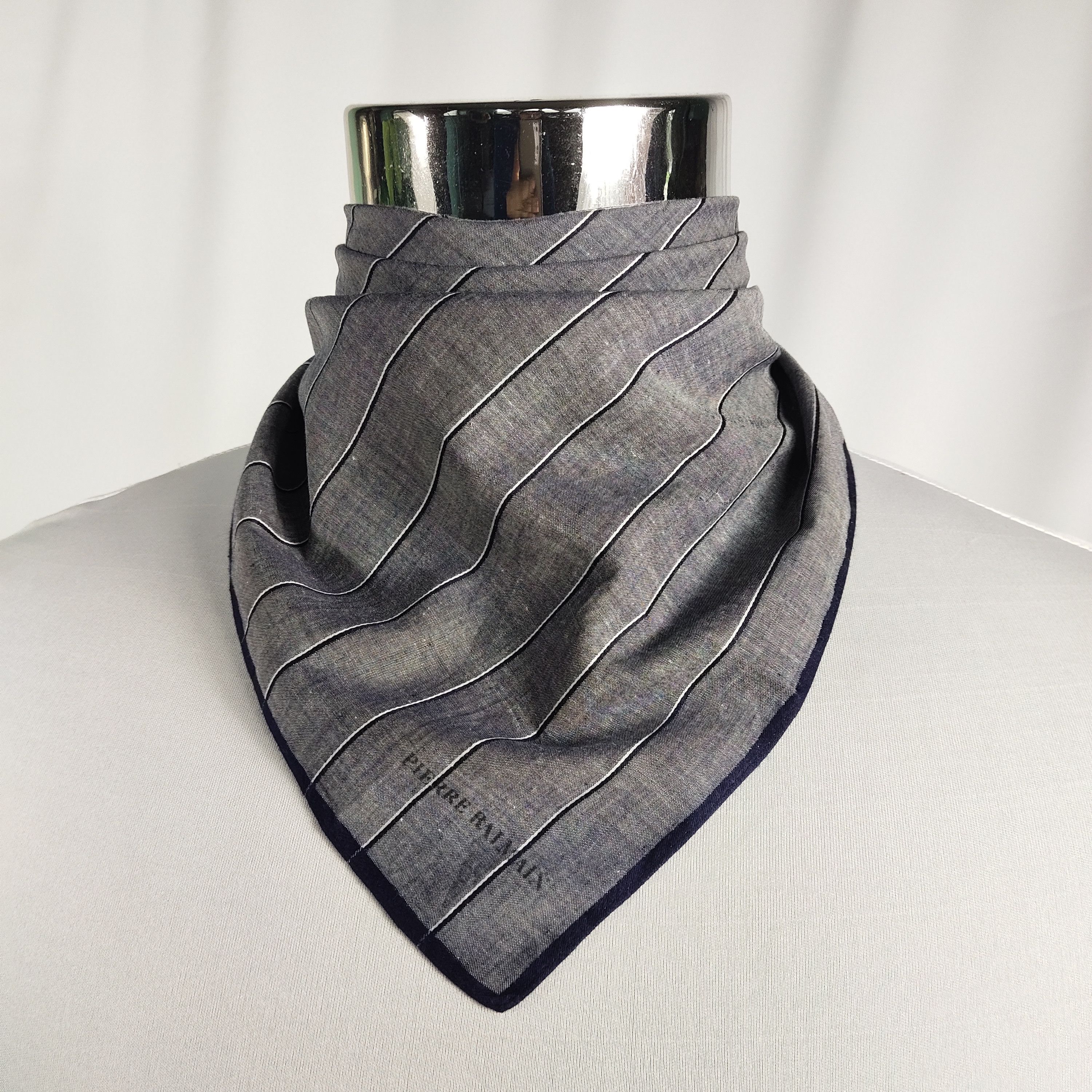 Pierre Balmain × Vintage Pierre Balmain Handkerchief / Neckerchief / Bandana FZ401 Size ONE SIZE - 1 Thumbnail