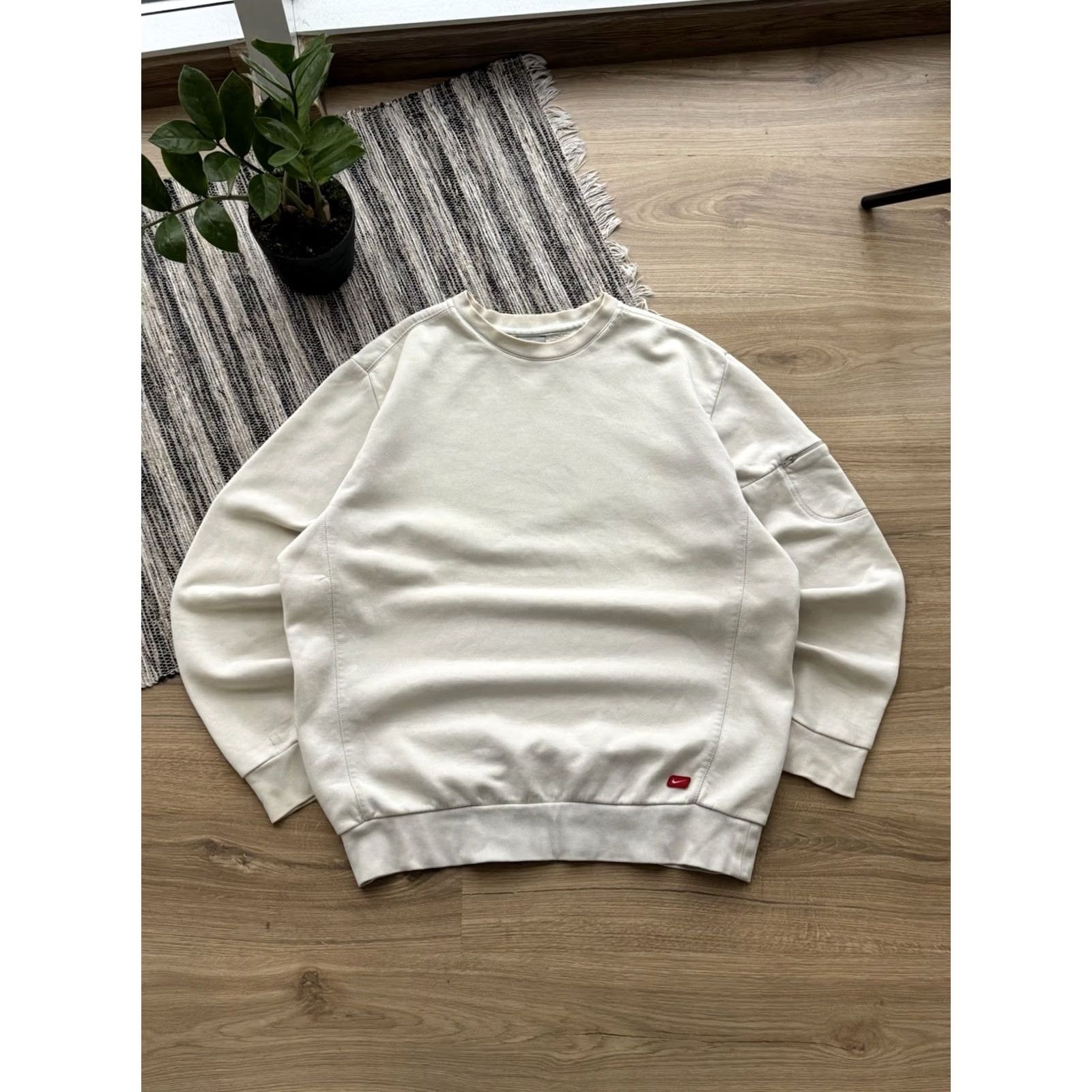 Nike Nike Vintage Sweatshirt Men M Beige 90s Retro Pullover Long Sleeve Logo Embroidered Classic USA Size US M / EU 48-50 / 2 - 3 Thumbnail