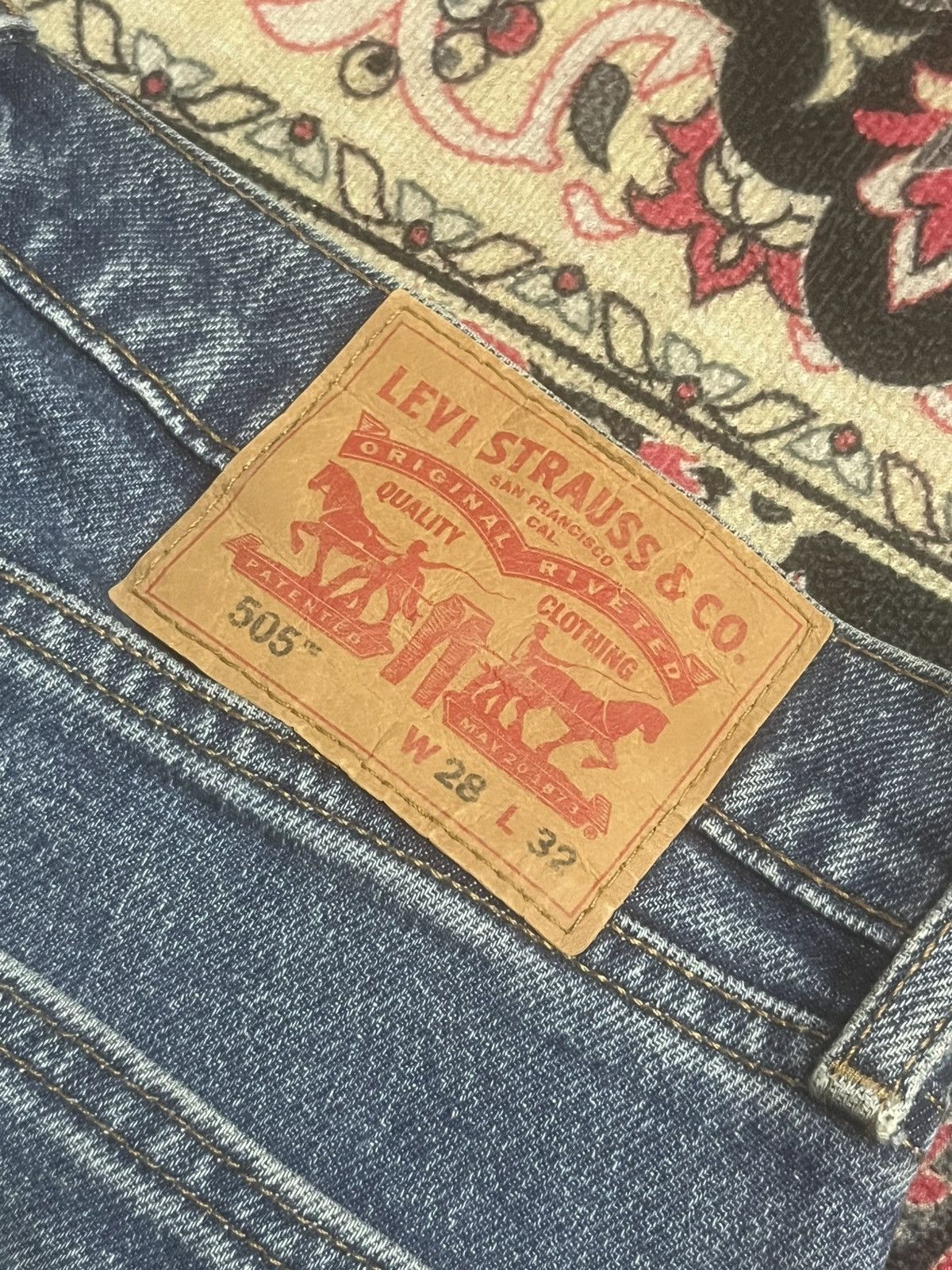 Levi's Y2K Levi’s 505 Blue Washed Distressed Straight Leg Jeans Size US 28 / EU 44 - 8 Thumbnail