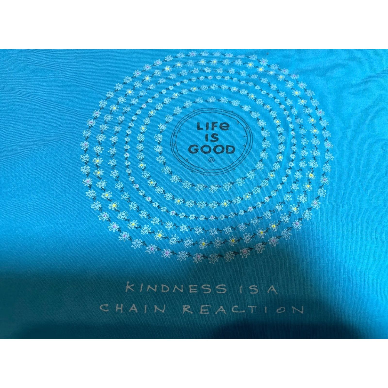 Life is Good Life is Good Shirt Womens Top Blue Short Sleeve Kindness is a Chain Reaction 2XL Womens T-Shirt Size XXL / US 16-18 / IT 52-54 - 2 Thumbnail