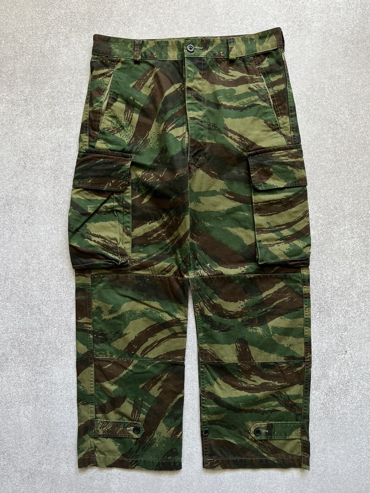 image of Vintage Outil Japan Camouflage Pants Size 3 in Green, Men's