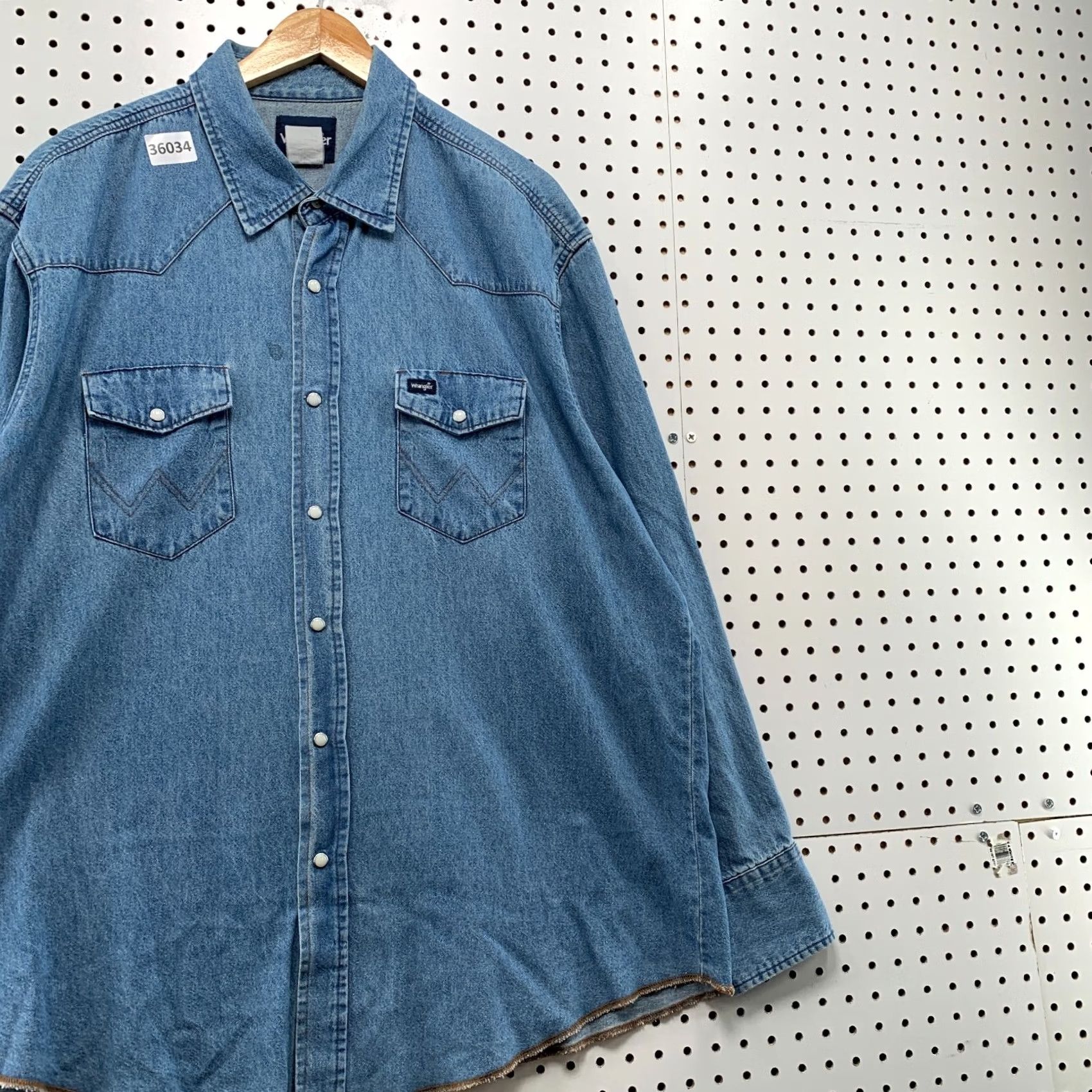 Wrangler VINTAGE Wrangler Denim Pearl Snap Shirt Mens 2XL Western Long Sleeve Blue 28x33 Button-Up Wrangler Wrancher Mens Size US XXL / EU 58 / 5 - 4 Thumbnail