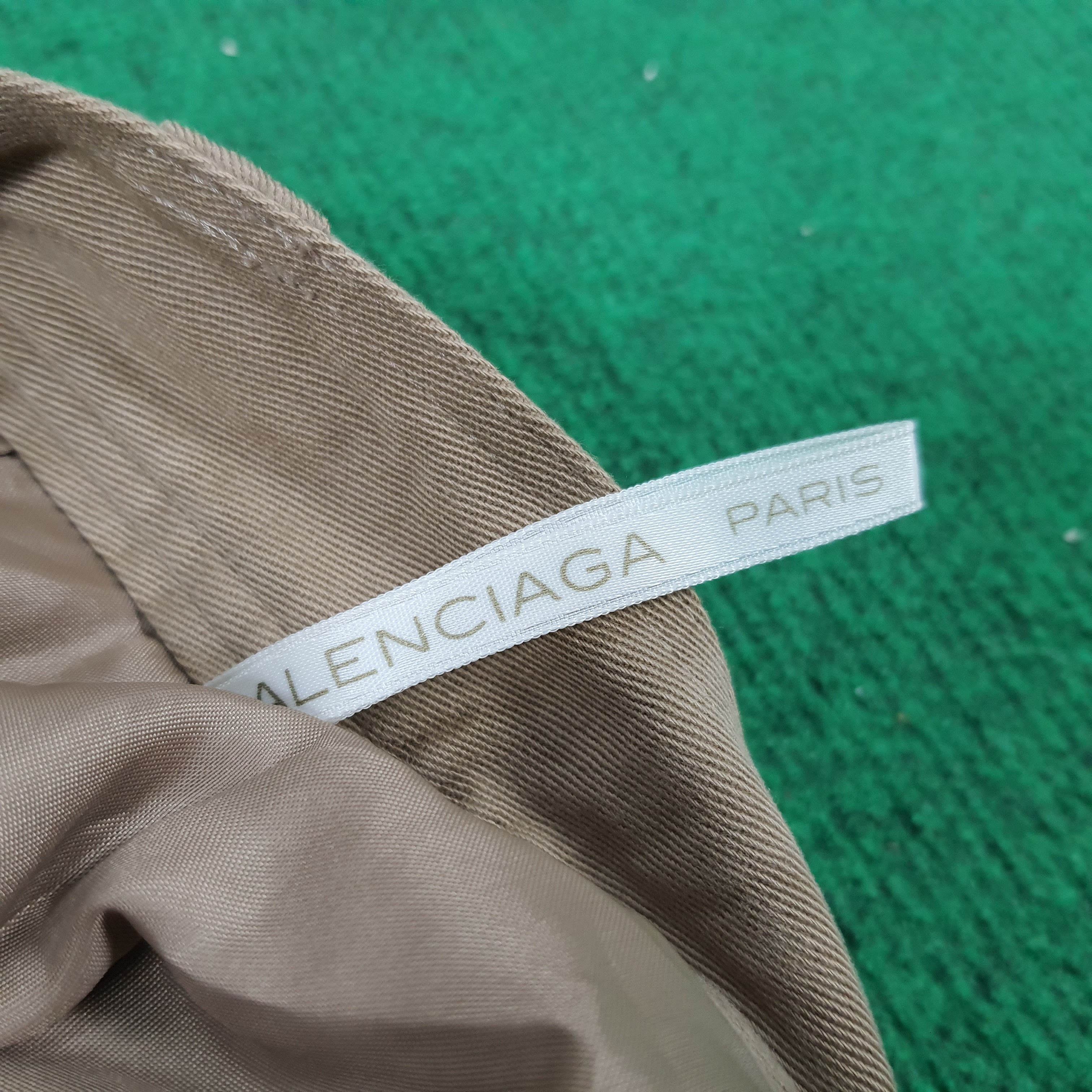 Balenciaga Vintage Balenciaga Sports Spell Out Golf Shorts Size 22" - 6 Thumbnail