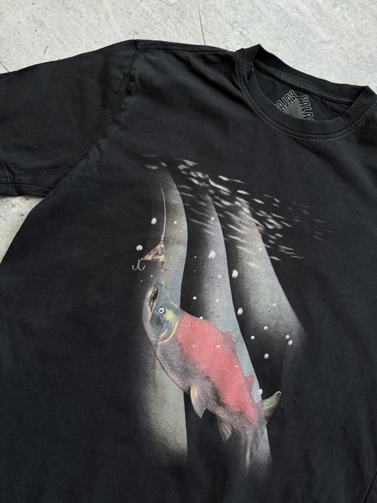 Palace × Vintage Palace big logo fish vintage tee Size US L / EU 52-54 / 3 - 5 Thumbnail