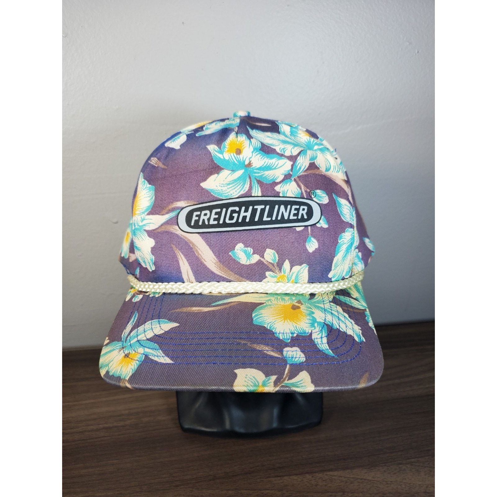 Vintage FREIGHTLINER Trucks Floral Trucker Hat Snapback Cap Purple Size ONE SIZE - 3 Thumbnail