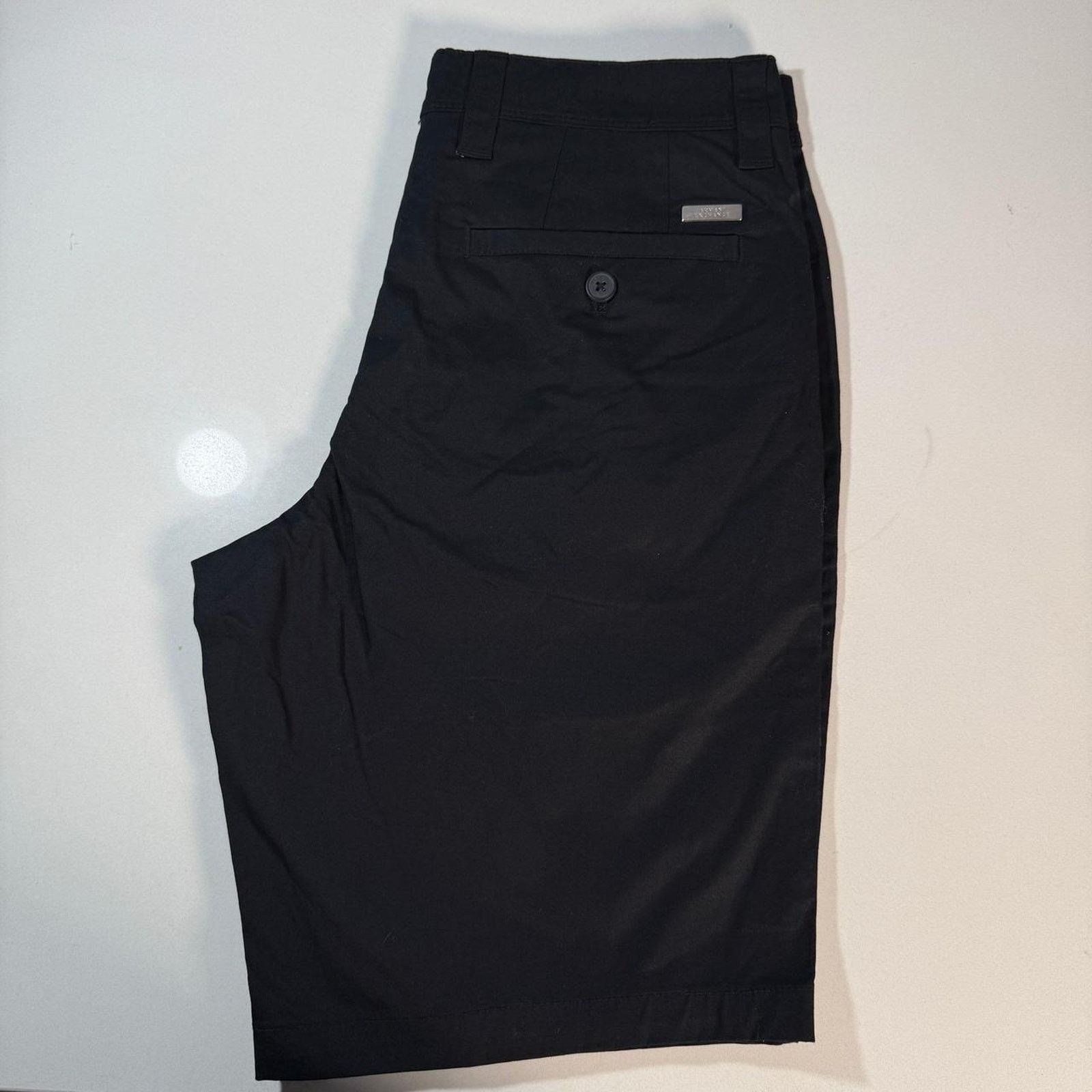 Armani Exchange ARMANI EXCHANGE Men Black Flat Front Chino Shorts Size 28 Size US 28 / EU 44 - 2 Thumbnail