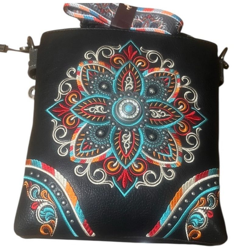 Other Mountain West Embroidered & Beaded Leather Bag & Wallet Size ONE SIZE - 9 Thumbnail