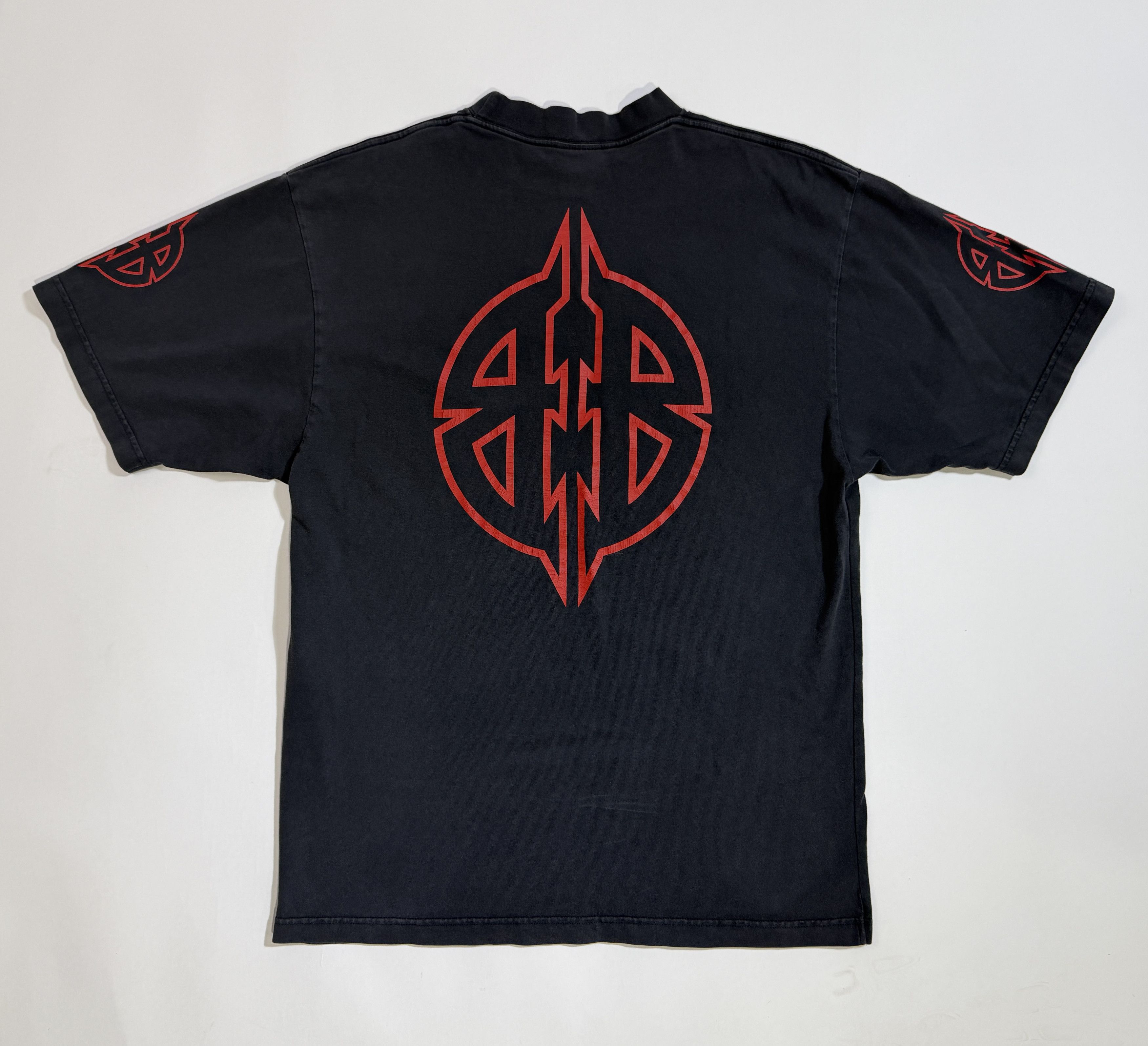 Balenciaga Balenciaga Metal Tee Black Red Size US L / EU 52-54 / 3 - 5 Thumbnail