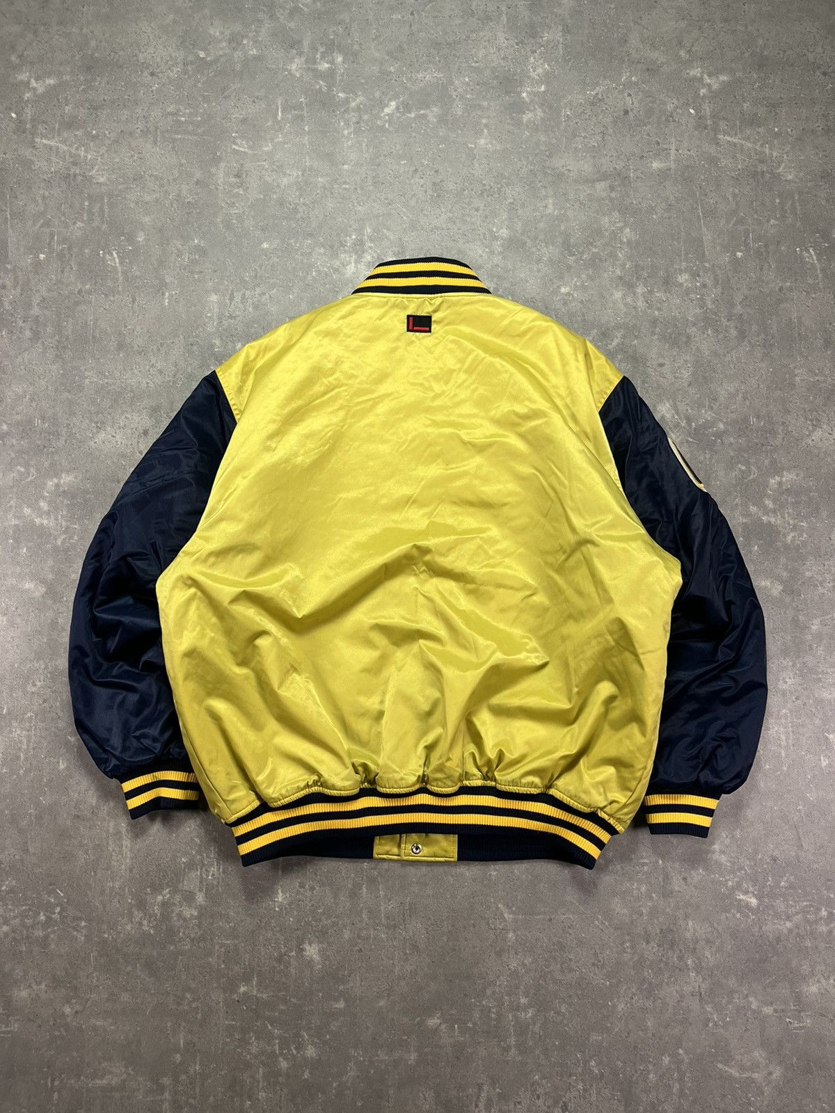 Fubu 90s Fubu Vintage Big Logo Made OG Bomber Jacket XL XXL Rare Size US XL / EU 56 / 4 - 2 Thumbnail