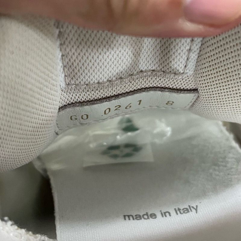 Louis Vuitton Louis Vuitton Stylish Transparent Logo Sneakers for Men - Size US 8.5 / EU 41-42 - 5 Thumbnail