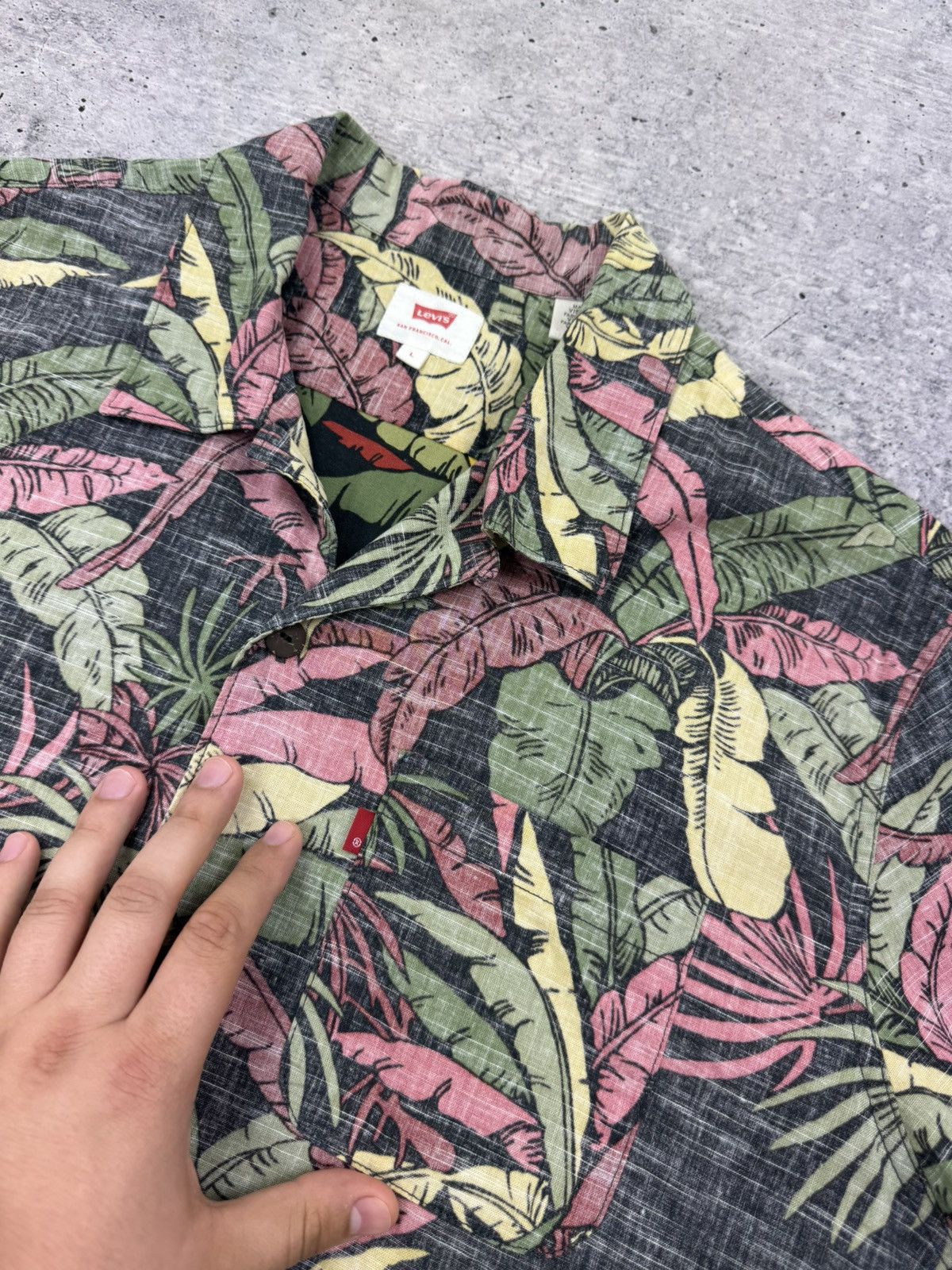 Levi's Levi’s Levis Hawaiian Button Short Sleeve Shirt Men Size L Size US L / EU 52-54 / 3 - 7 Thumbnail