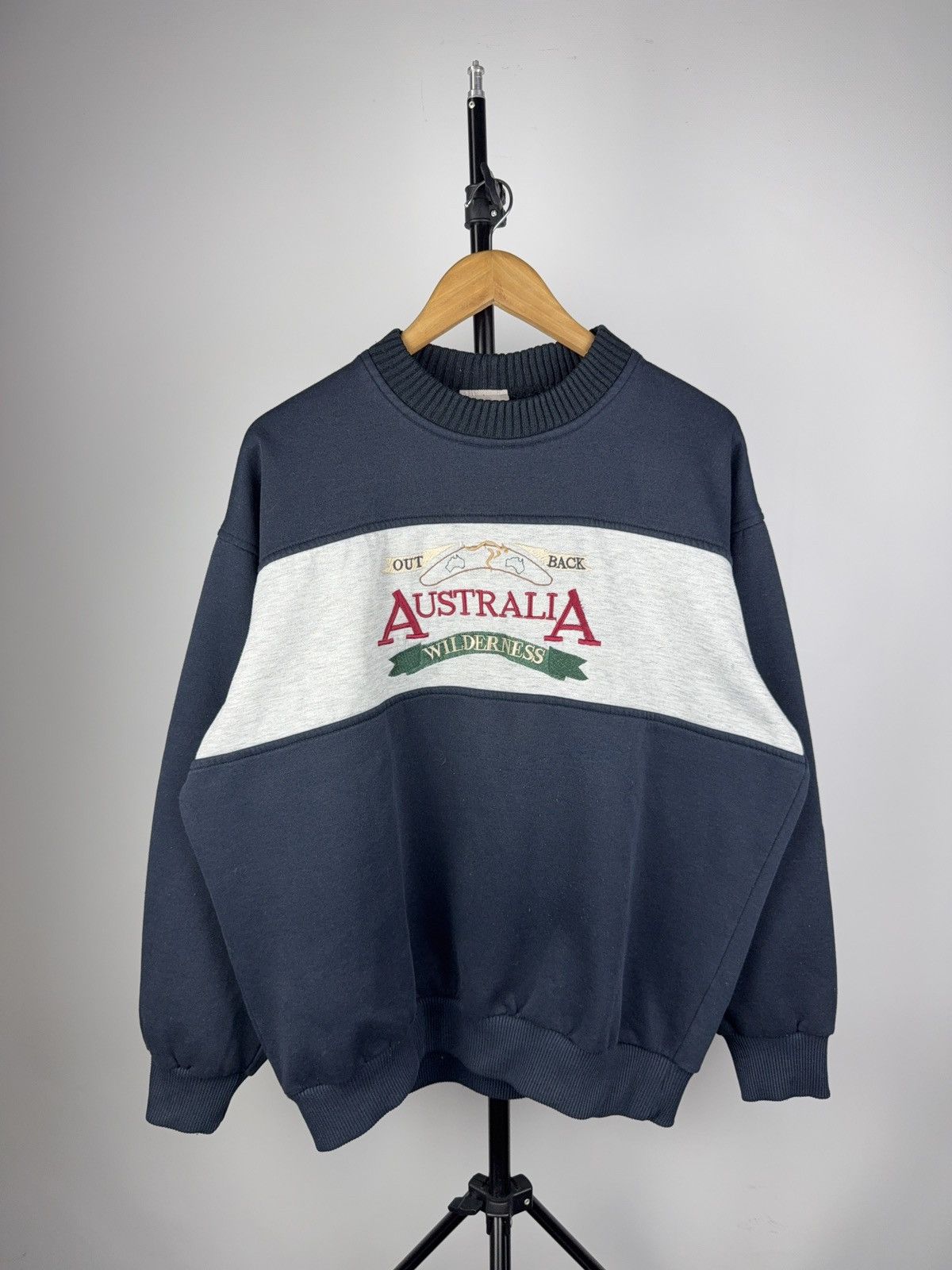 Vintage Vintage 90s Australia Wilderness Sweatshirt Navy Crewneck Size US L / EU 52-54 / 3 - 1 Thumbnail