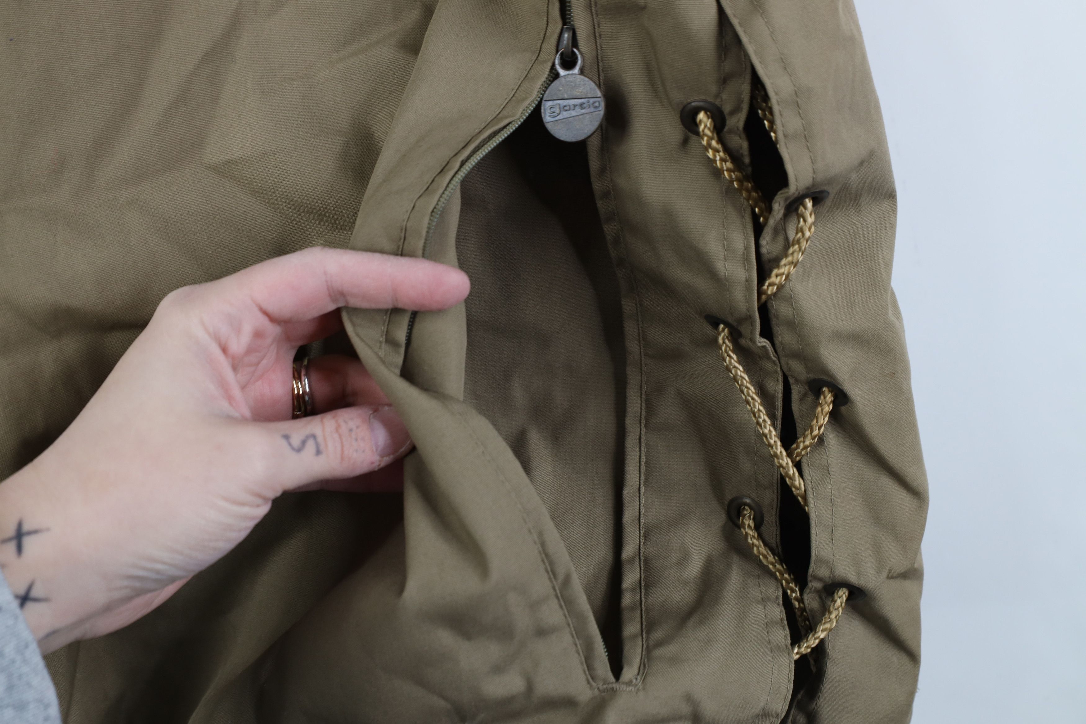 Vintage Vintage 90s Streetwear Tactical Full Zip Vest Jacket Beige Size US L / EU 52-54 / 3 - 14 Thumbnail