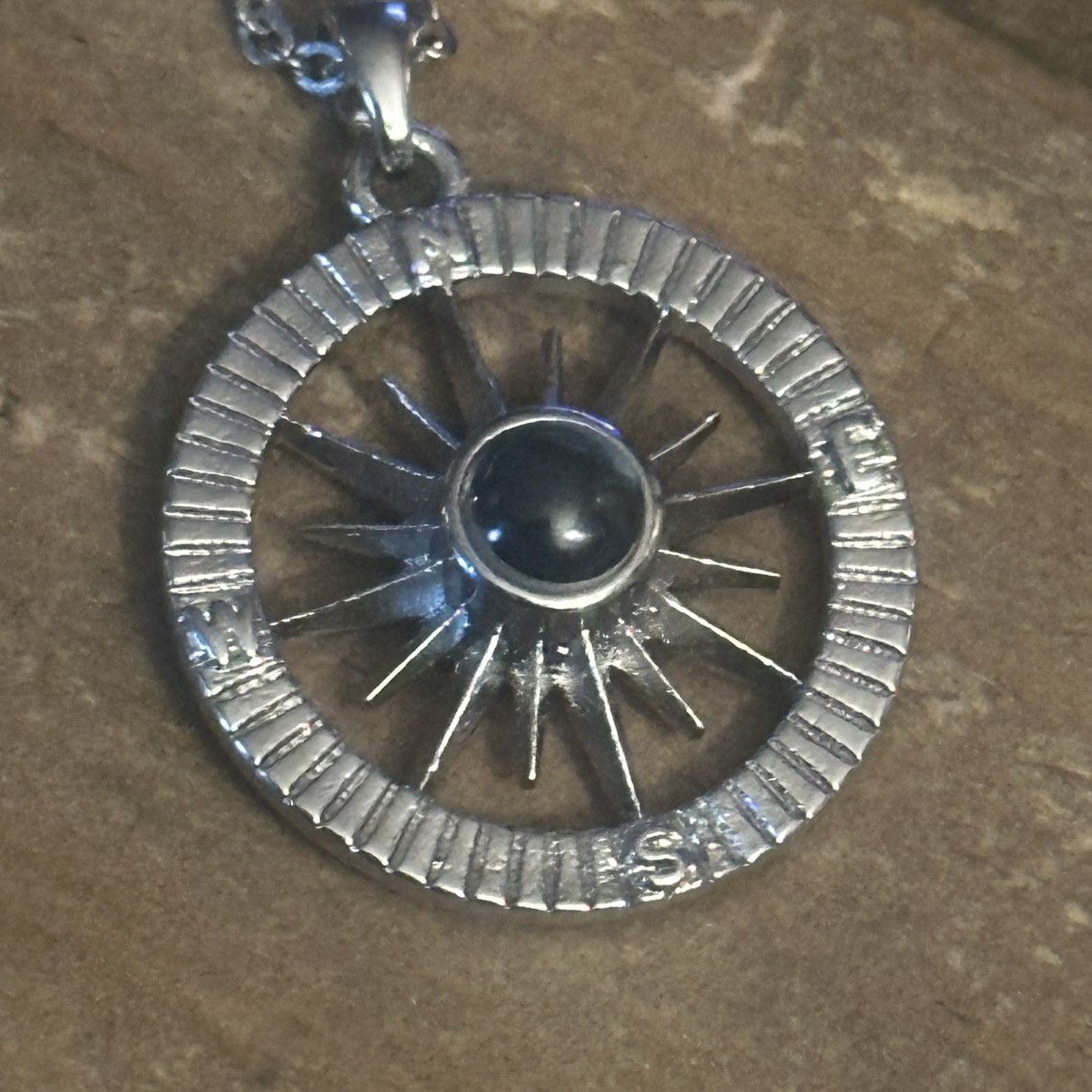 Other Silver tone compass pendant necklace Size ONE SIZE - 3 Thumbnail
