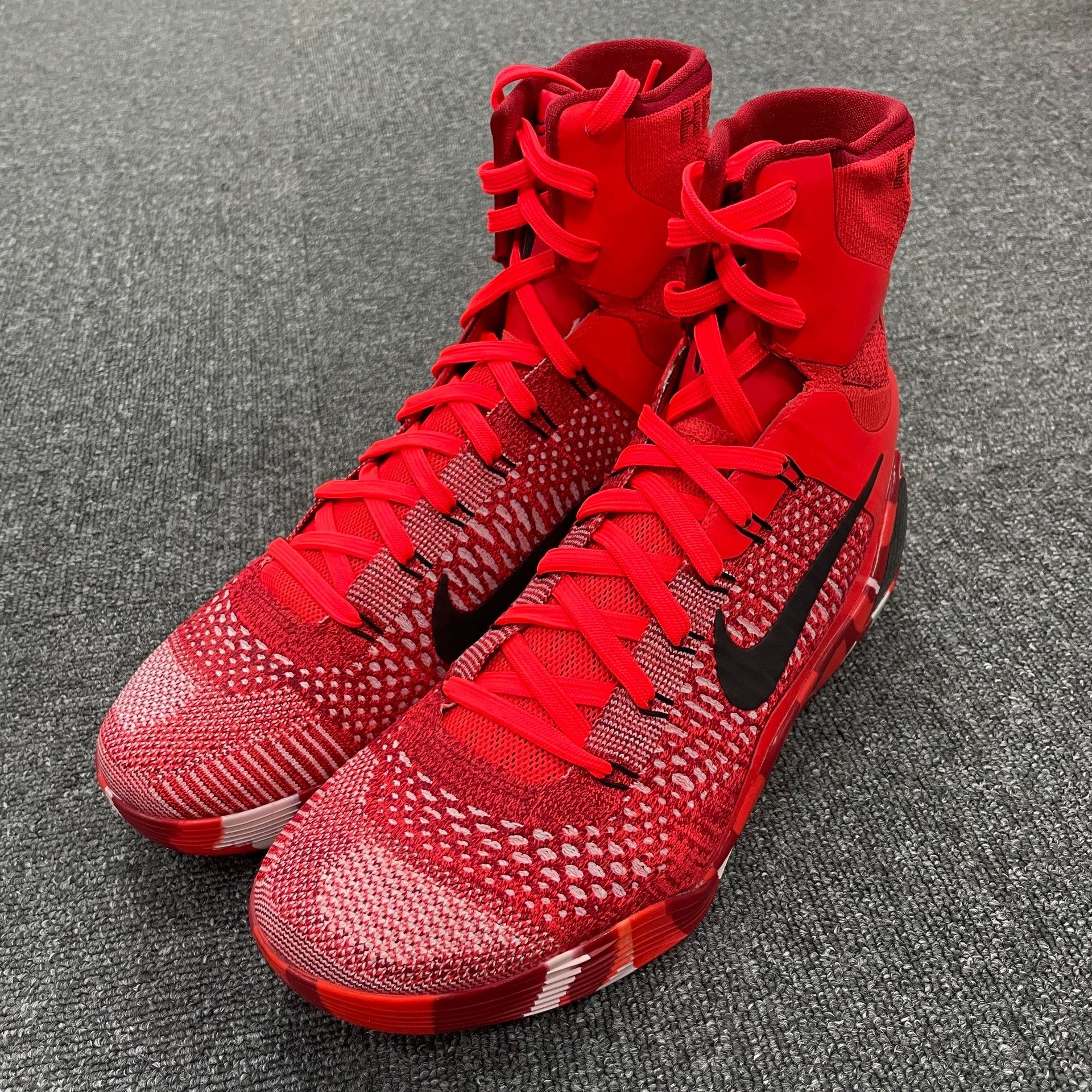 Nike Nike Kobe 9 Elite Christmas Men's Red High Top Bball 43 2014 Size US 10 / EU 43 - 1 Thumbnail