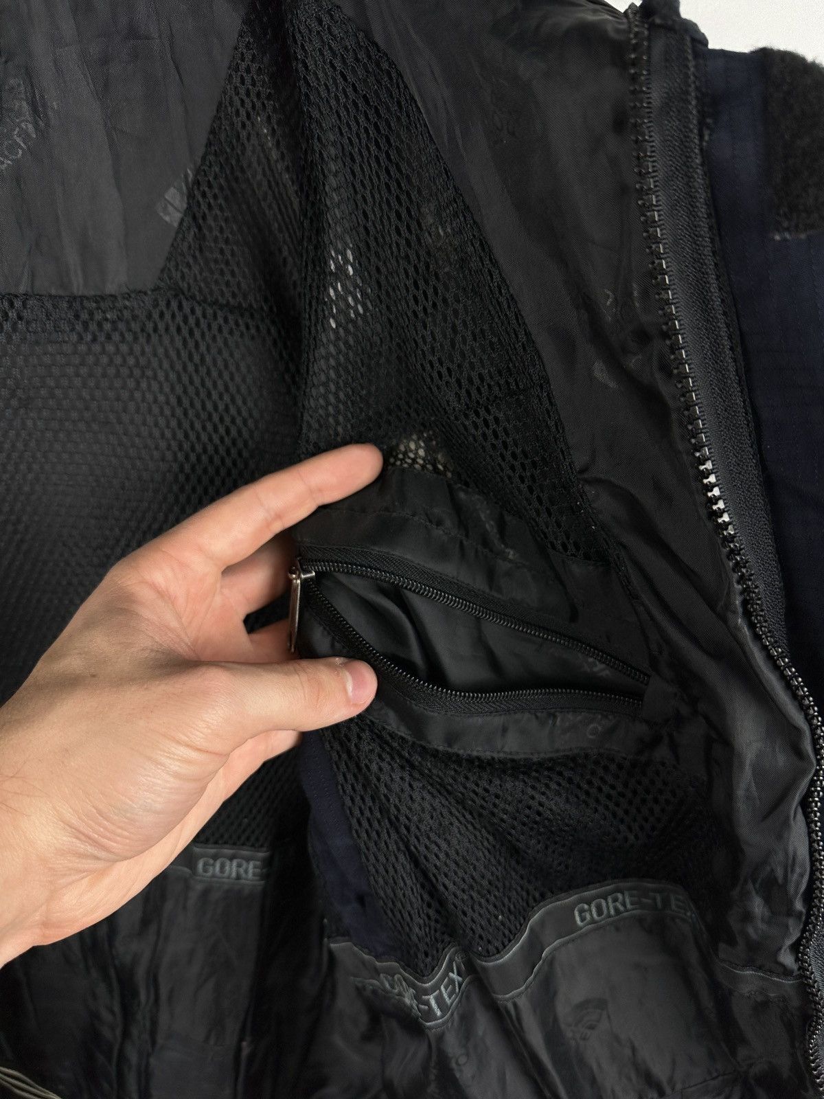 The North Face × Vintage Vintage 90s The North Face GoreTex XCR Summit Series Jacket Size US M / EU 48-50 / 2 - 19 Thumbnail
