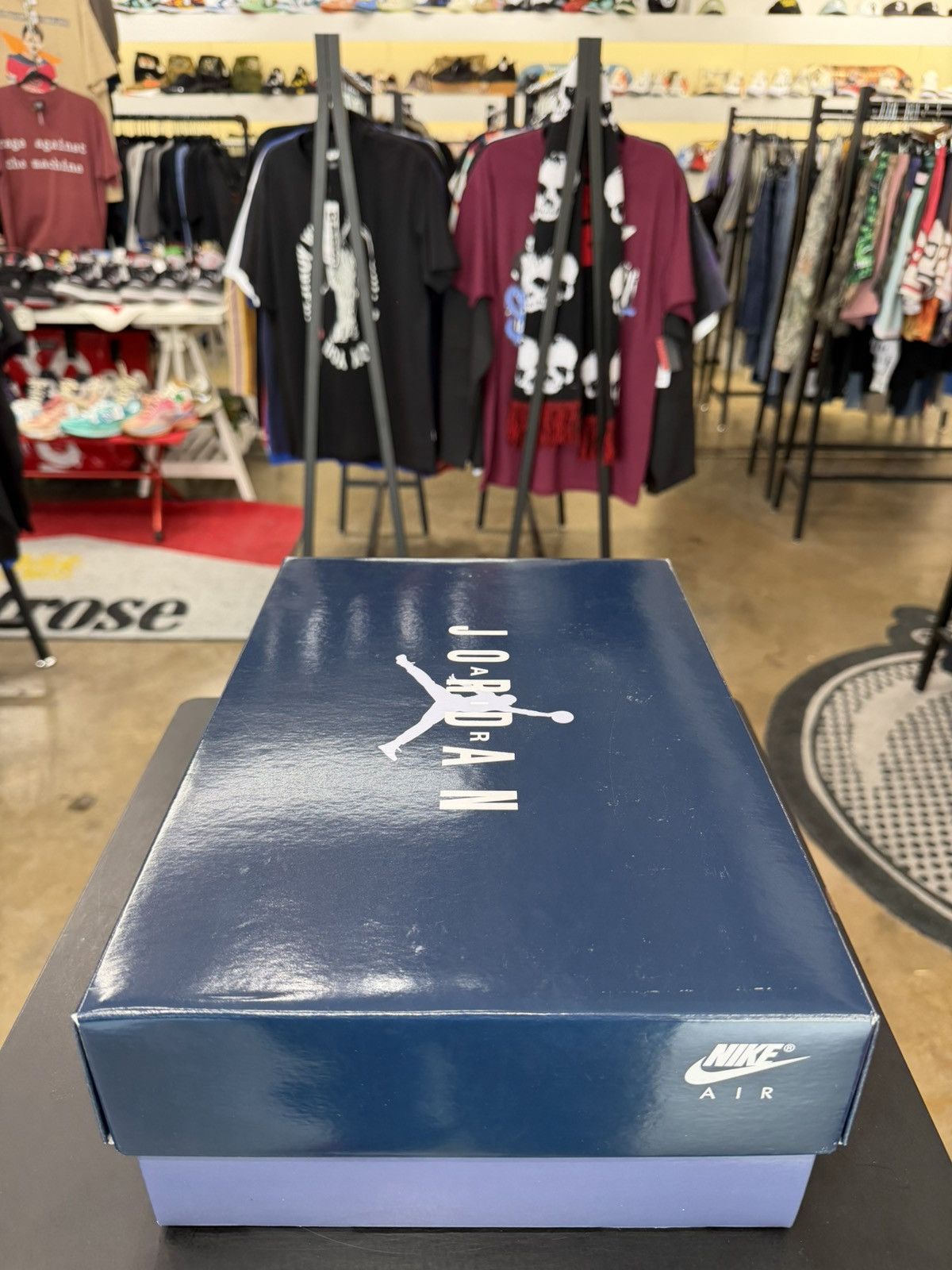 Jordan Brand Air Jordan 11 Low Diffused Blue Size 8 (2024) Size US 8 / EU 41 - 15 Thumbnail