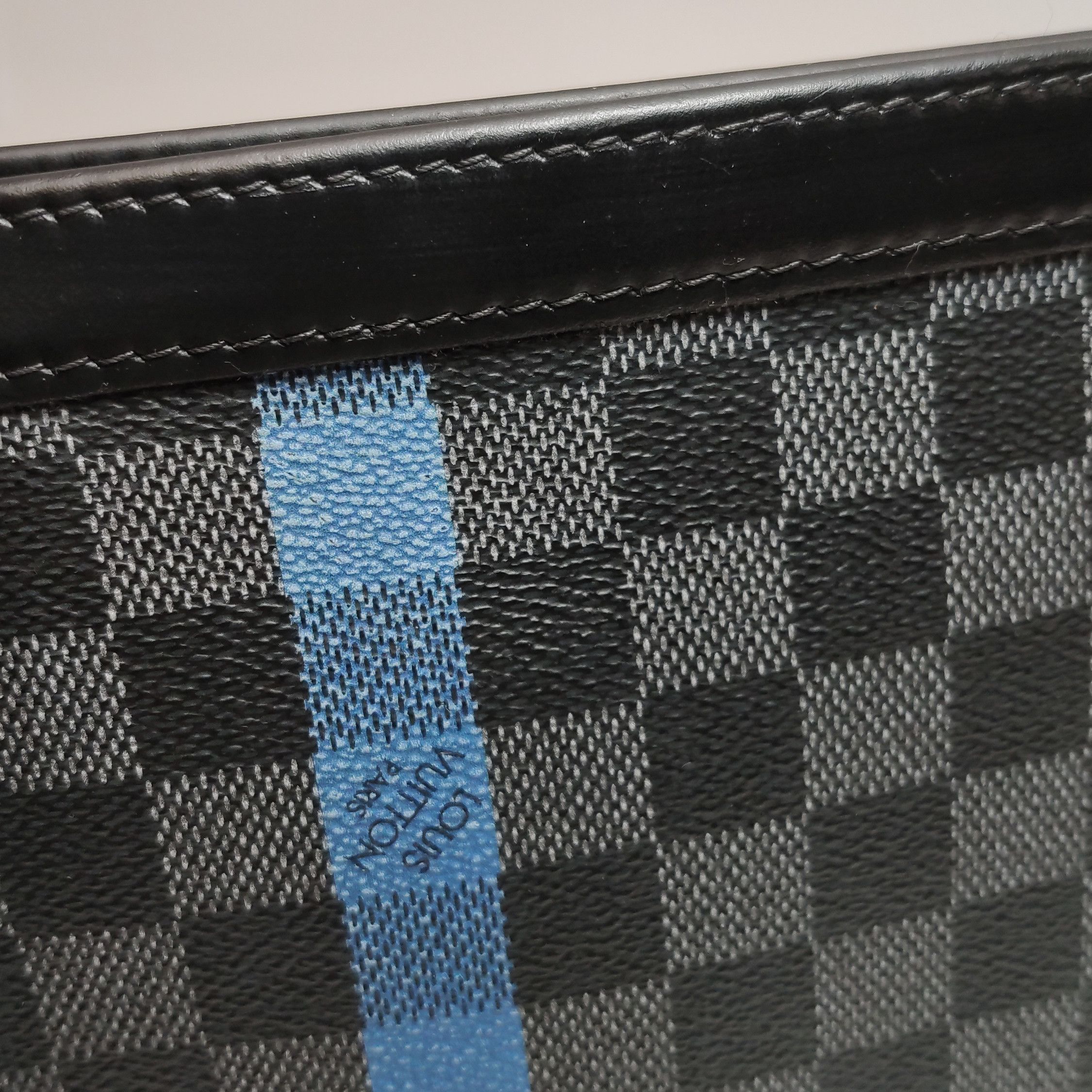 Louis Vuitton Louis Vuitton (LV) Pochette Voyage Medium Leather Checkerbo Size ONE SIZE - 4 Thumbnail
