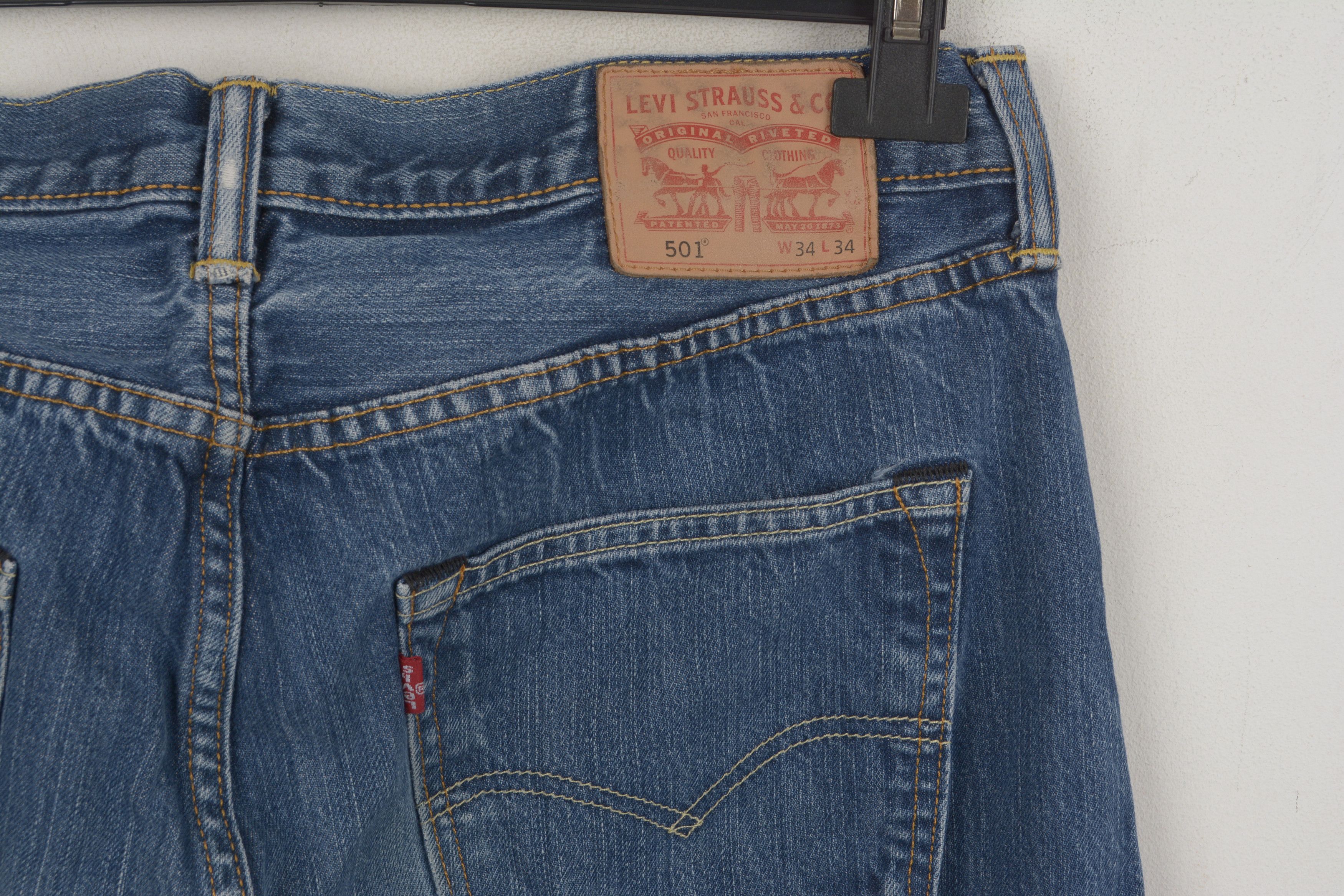 Levi's 501 Men's W32 L32 Regular Fit Straight Leg Jeans, Denim Size US 32 / EU 48 - 4 Thumbnail