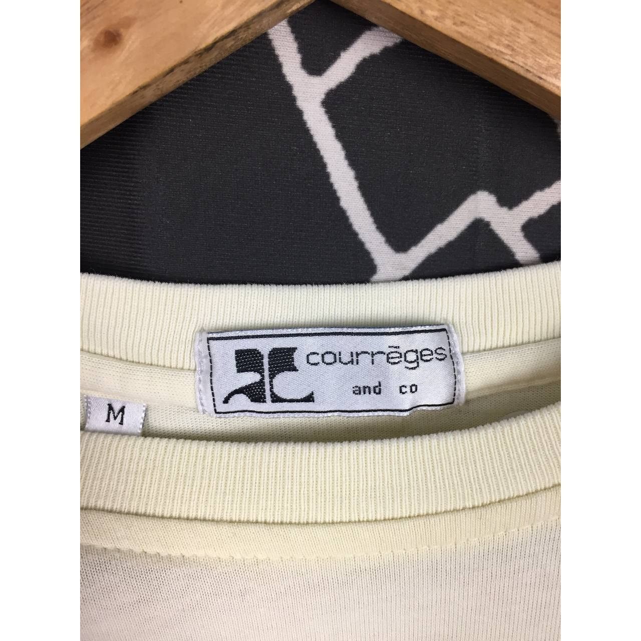 Courreges Vtg Courreges Paris Spell Out Logo Tee Size M Size US M / EU 48-50 / 2 - 10 Thumbnail
