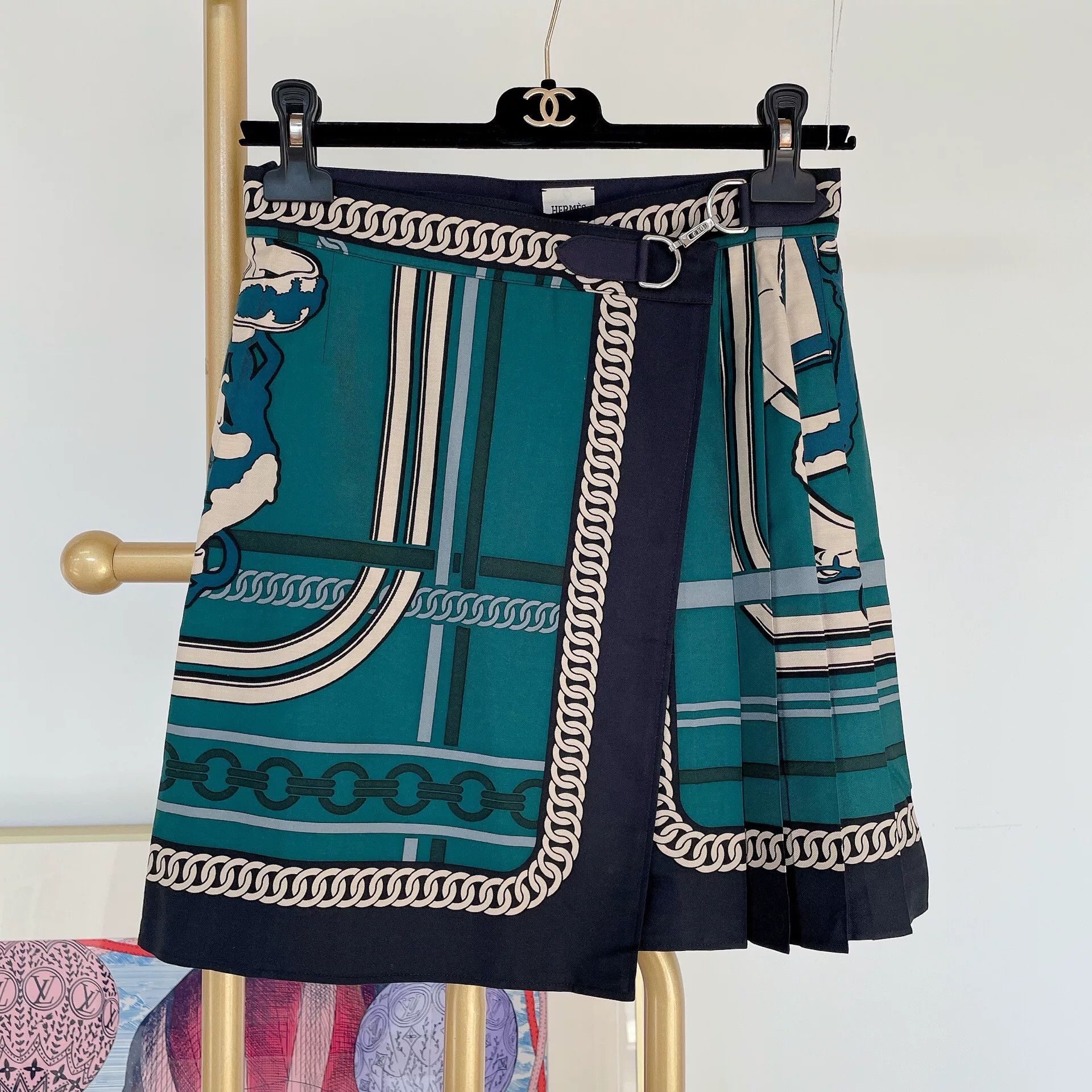 Hermes Hermes Green Printed Skirt Size US 36 / EU 52 - 1 Thumbnail