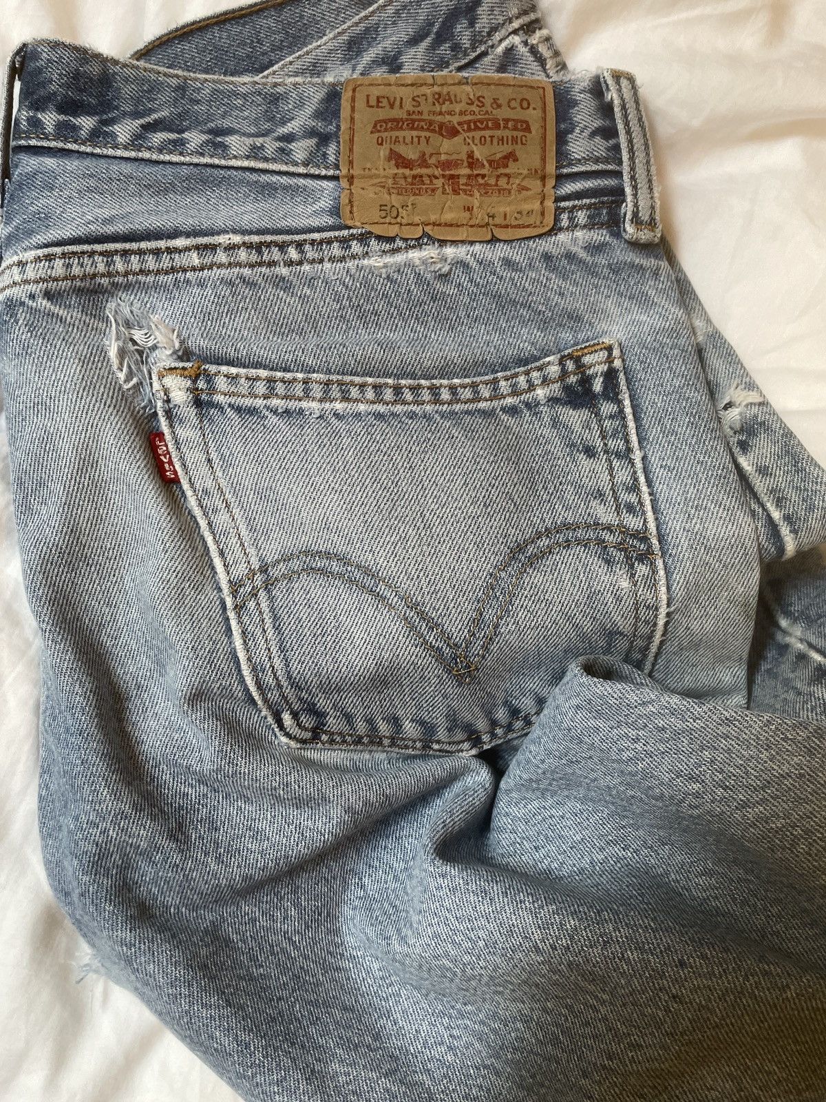 Levi's Vintage thrashed 505s Size US 34 / EU 50 - 1 Thumbnail