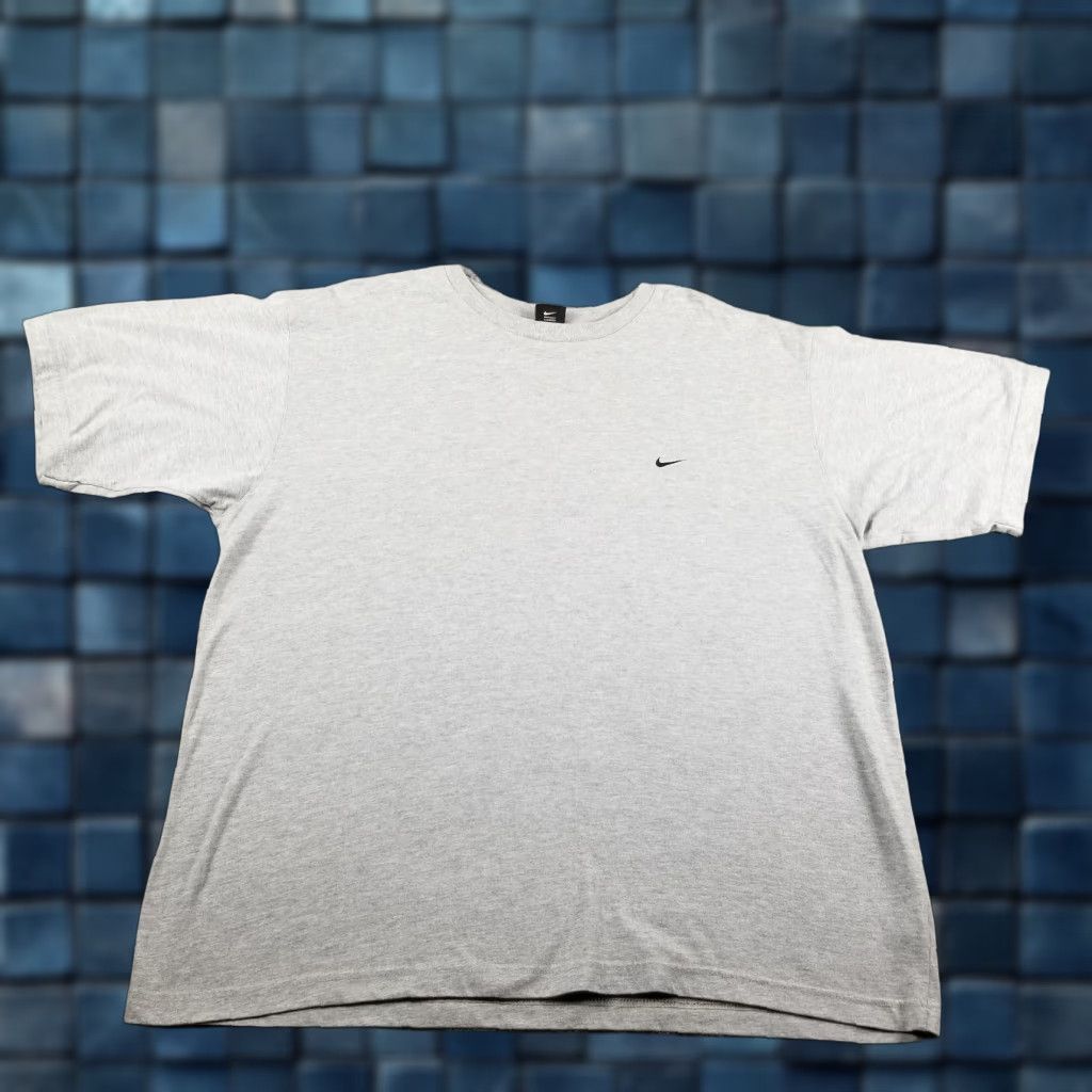 Nike VINTAGE Nike T-Shirt 90s Gray XL Made in Greece Mens Size US XL / EU 56 / 4 - 1 Thumbnail