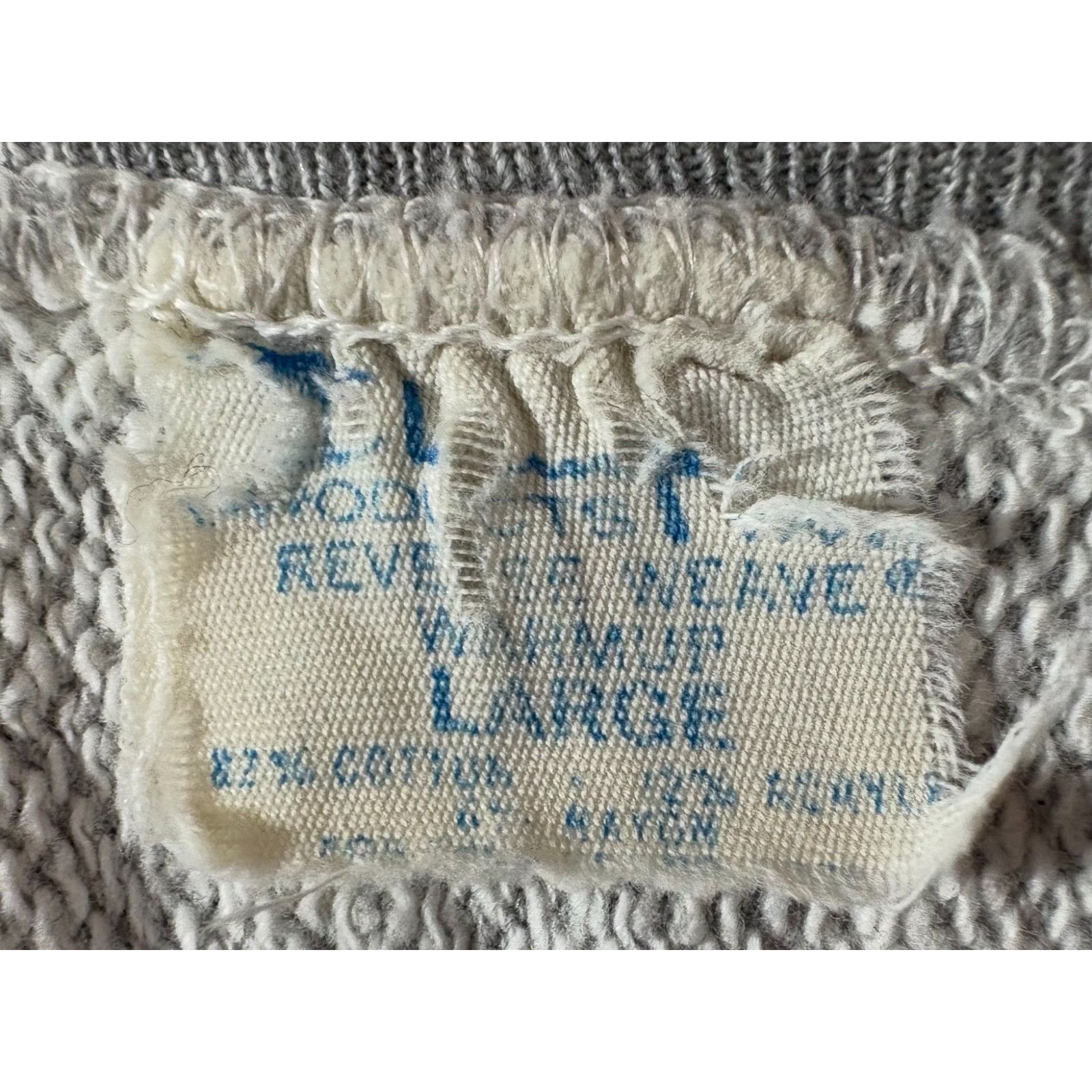 Champion CHAMPION Reverse Weave Warmup Distressed Sweatshirt sz L Vin Size US L / EU 52-54 / 3 - 2 Thumbnail
