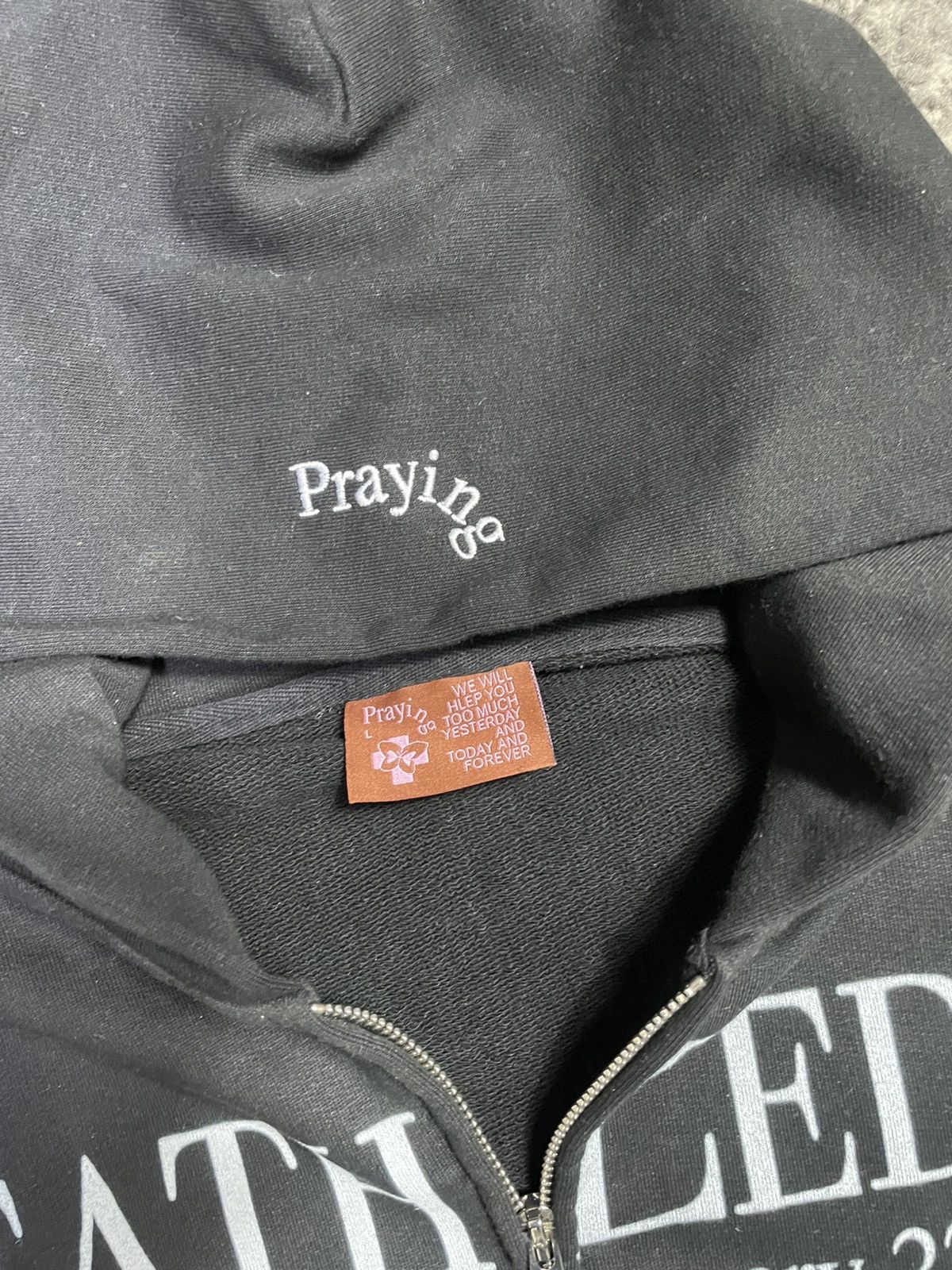 Praying Praying R.I.P. Heath Ledger Zip Up Sweatshirt Size US L / EU 52-54 / 3 - 4 Thumbnail