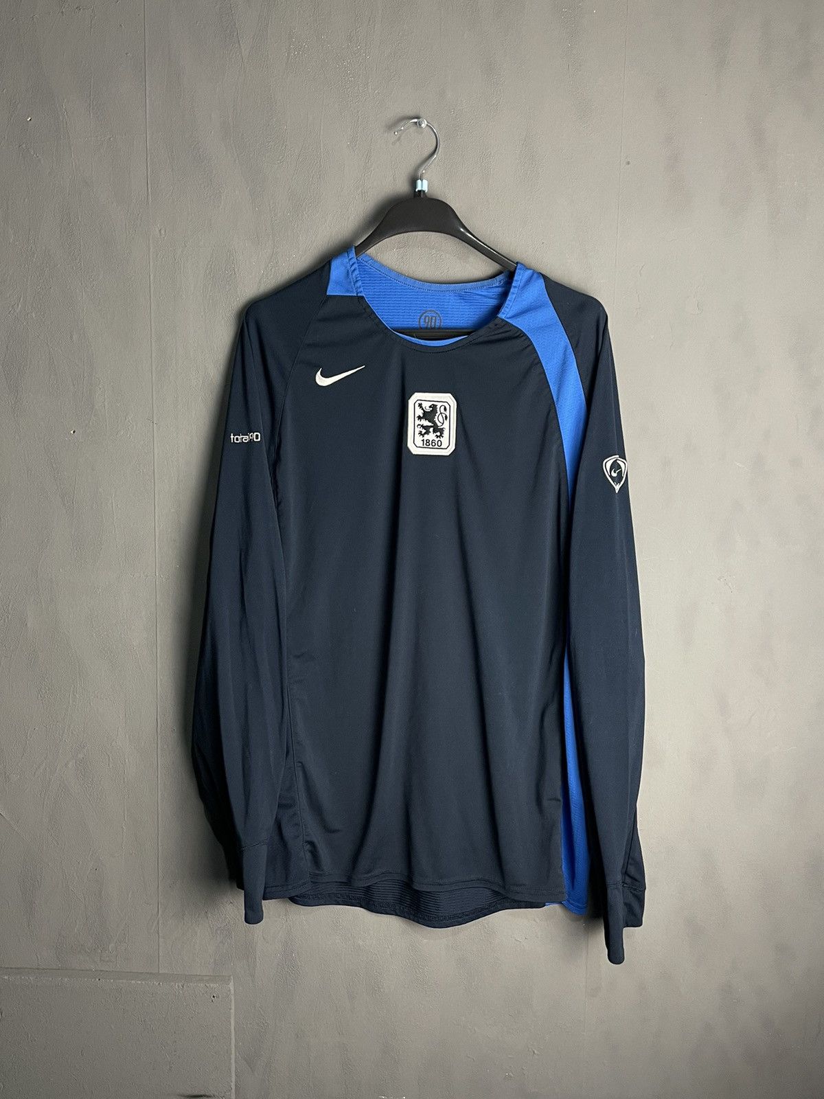 Nike Vintage 1860 Munich Nike Football Total 90 Long sleeve Track Size US L / EU 52-54 / 3 - 1 Thumbnail