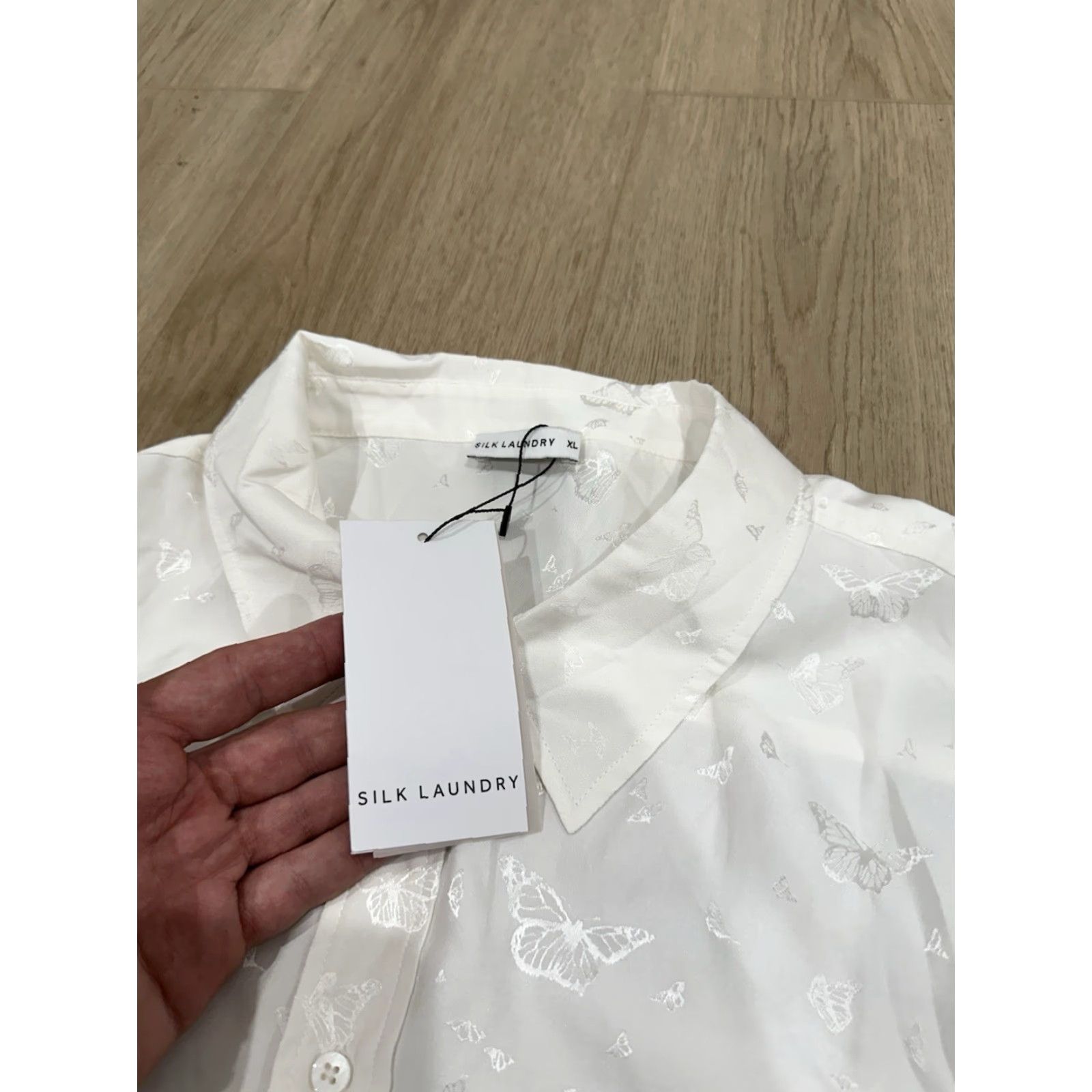 Silk Laundry NWT Silk Laundry Boyfriend Shirt XL White Silk Short Sleeve Monarch Jacquard Size XL / US 12-14 / IT 48-50 - 5 Thumbnail