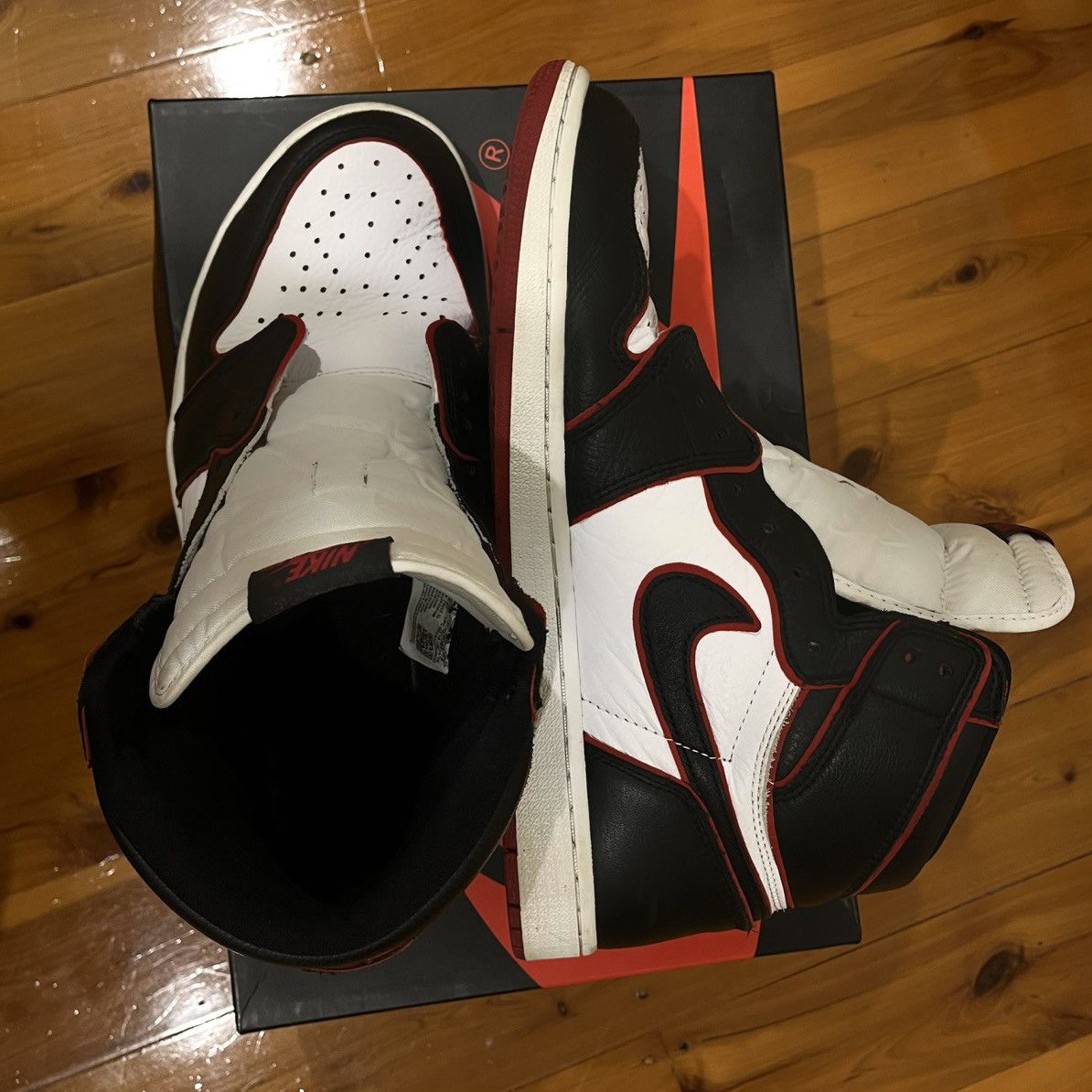 Jordan Brand Jordan 1 Retro High ‘Bloodline’ Size US 10 / EU 43 - 1 Thumbnail