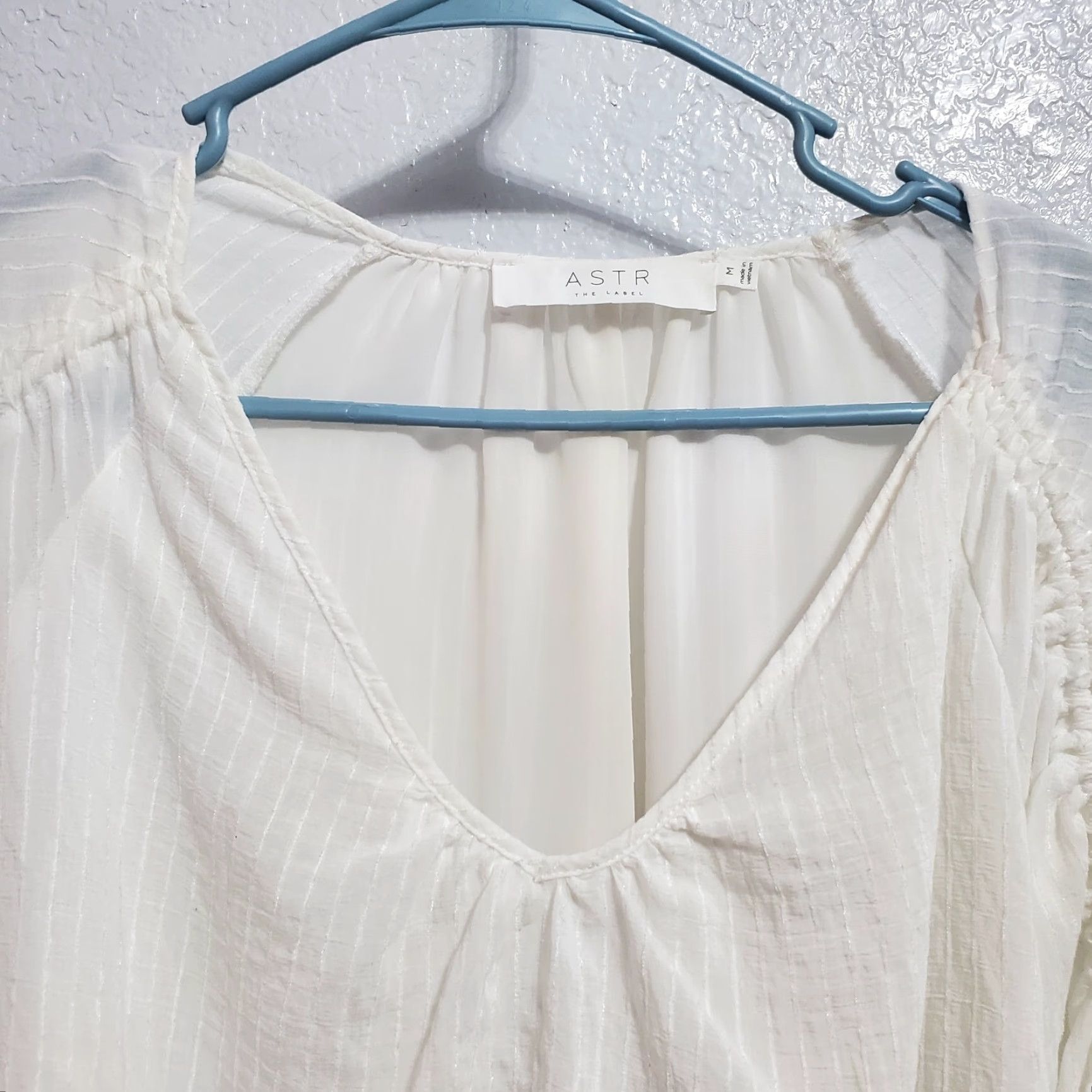 ASTR The Label ASTR The Label Blouse Women M White Ruched Sleeve V Neck Sheer Peasant Boho Shirt Size M / US 6-8 / IT 42-44 - 4 Thumbnail