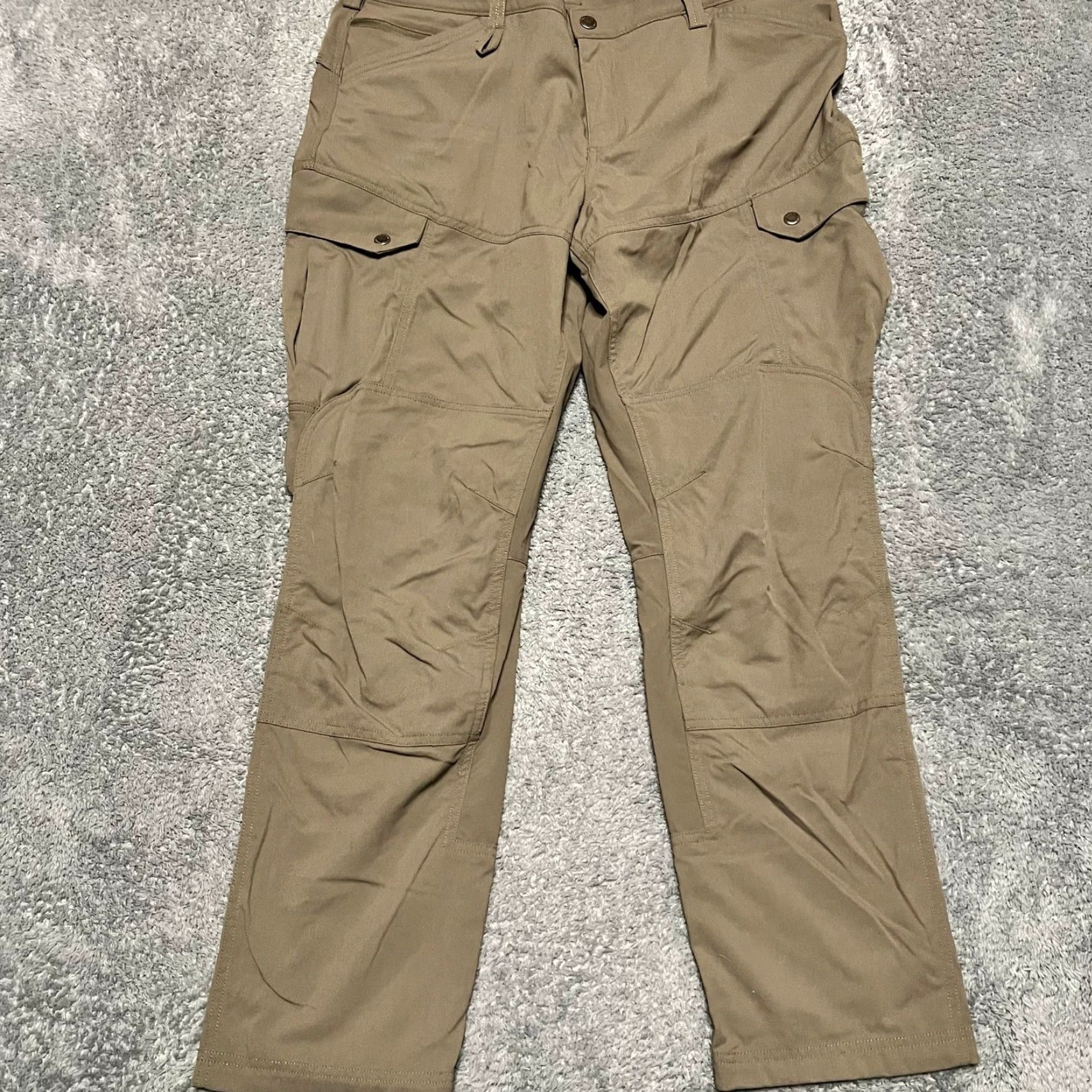 Duluth Trading Company Duluth Cargo Pants Womens 18x31 Flextra Tough Slim Curve Setter Light Brown Brown 18x31 Womens Cargo 18 39x29.5 Mens? Size 40" / US 18 - 2 Thumbnail