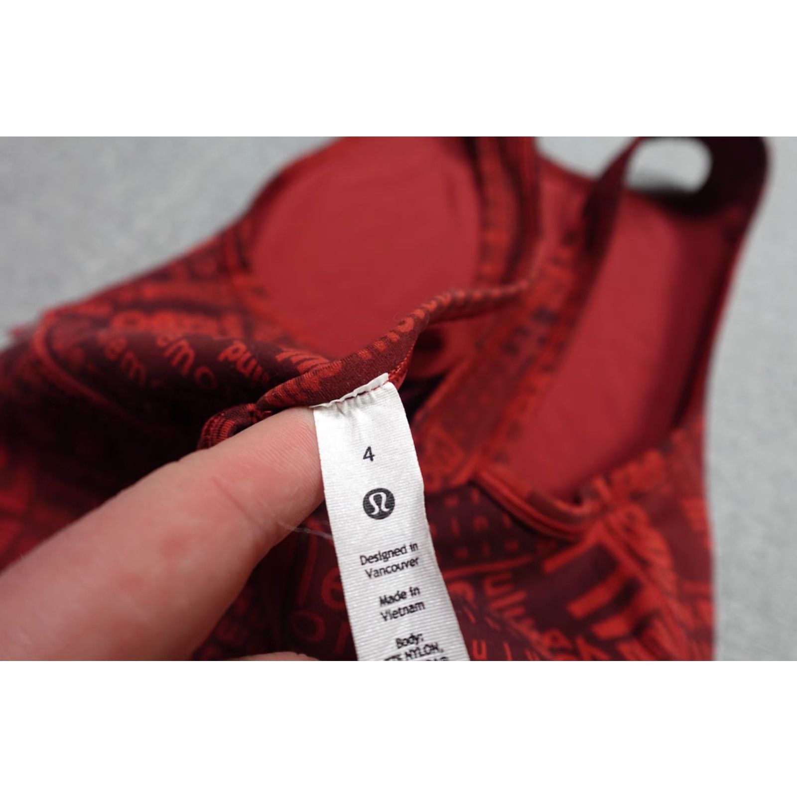 Lululemon Lululemon Sports Bra Womens 4 Red Long Line Logo Print V Neck Yoga Stretch Top Size S / US 4 / IT 40 - 4 Thumbnail