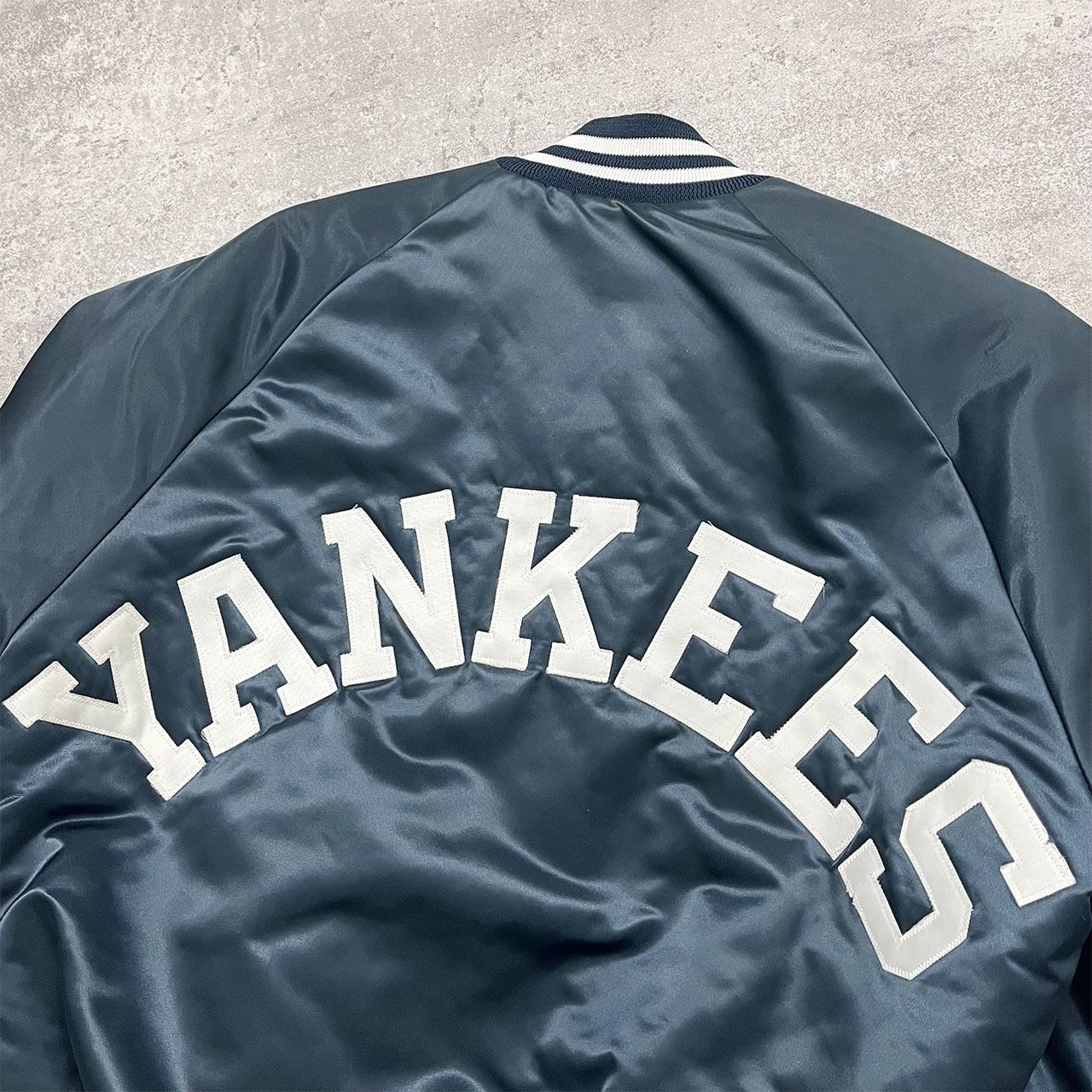 Chalk Line MLB NEW YORK YANKEES SPELL OUT SATIN BOMBER JACKET SIZE M Size US M / EU 48-50 / 2 - 4 Thumbnail