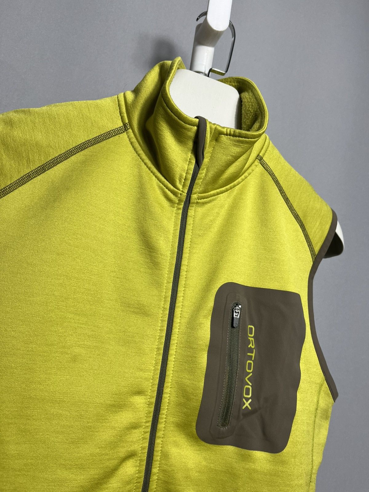 ORTOVOX × Sports Specialties Ortovox Men’s Merino Inside Fleece Grid Yellow Vest Jacket Size US S / EU 44-46 / 1 - 3 Thumbnail