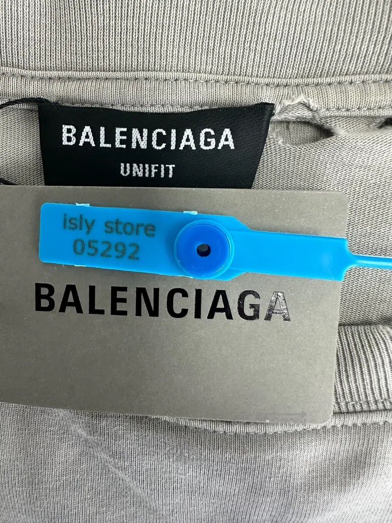 Balenciaga Balenciaga Solid Color Printed Ripped Short Sleeve Size US S / EU 44-46 / 1 - 4 Thumbnail