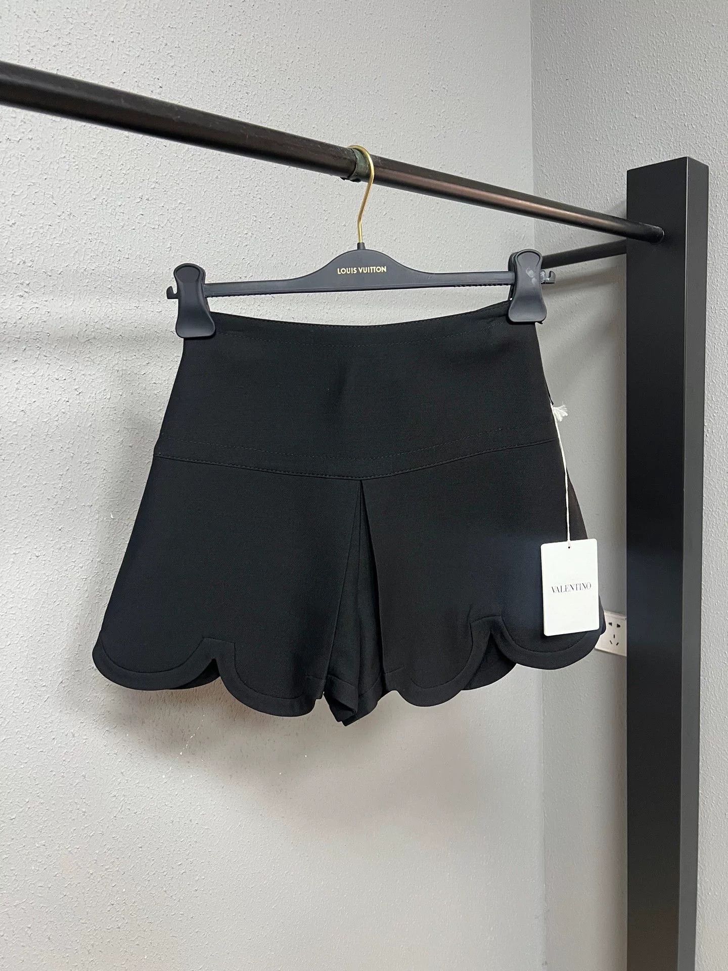 Valentino Valentino Black Short Skirt Size 38" / US 16 / IT 52 - 1 Thumbnail
