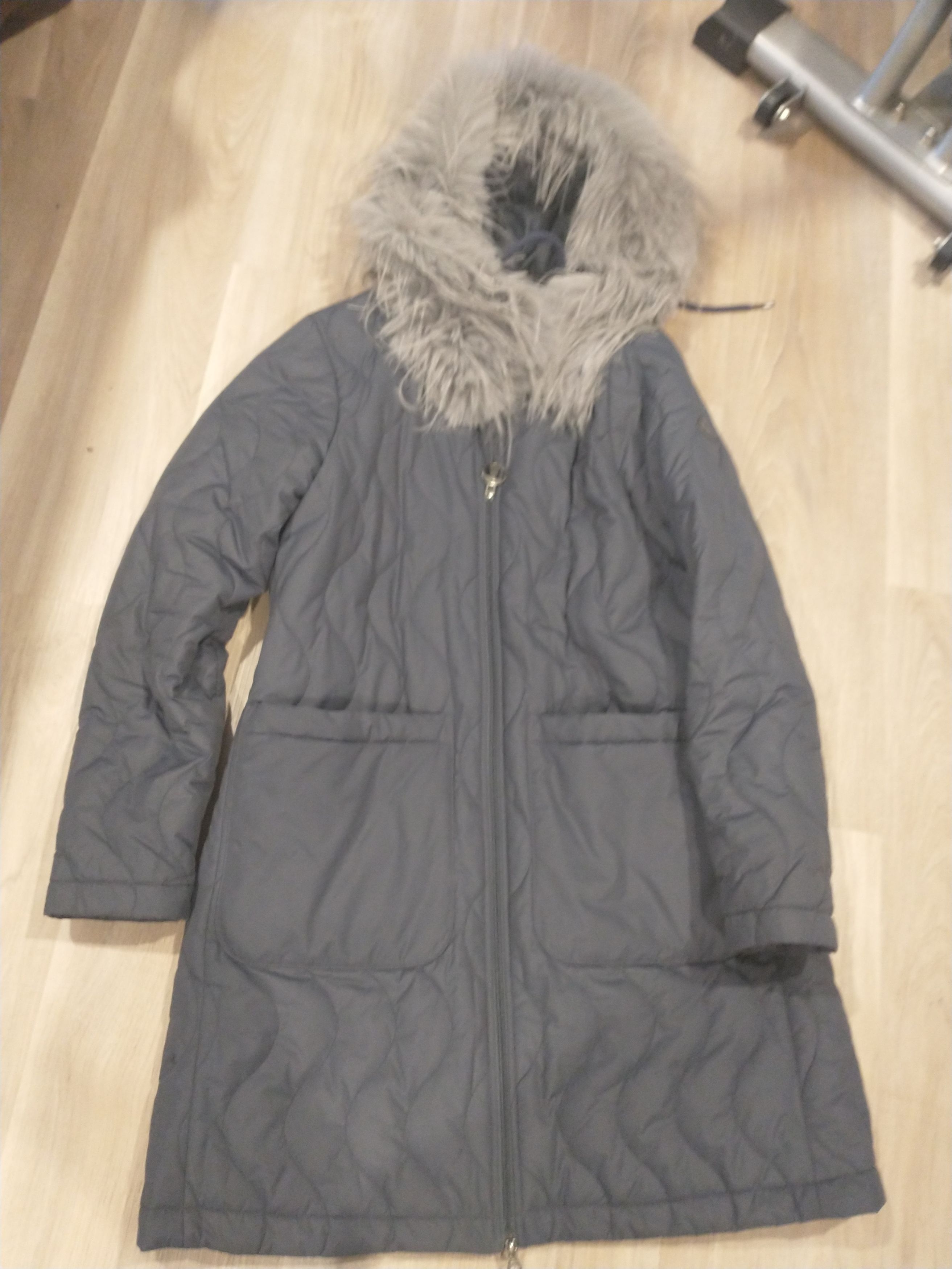 Barbour Ladies long quilted down coat with faux fur shawl Size M / US 6-8 / IT 42-44 - 1 Thumbnail