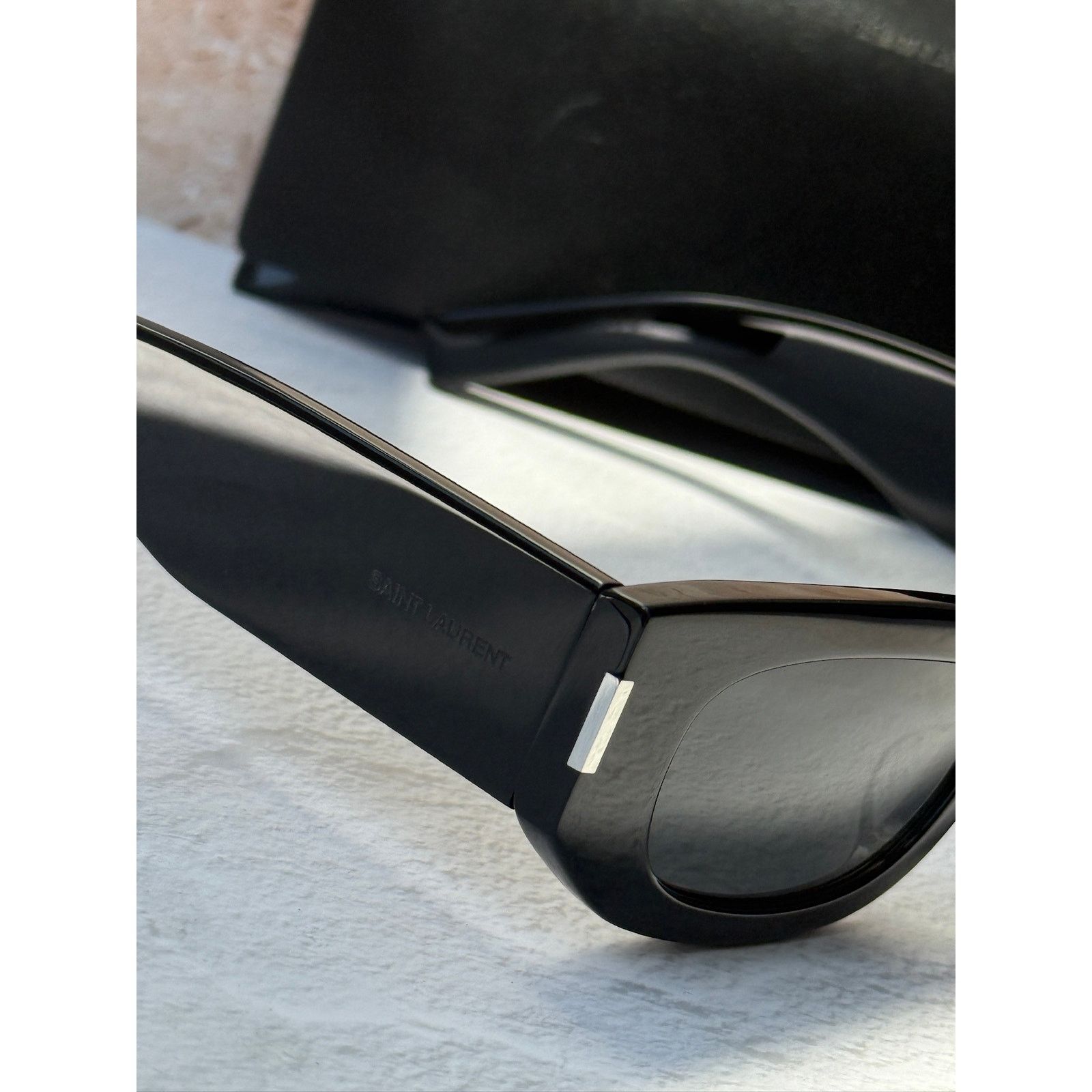 Saint Laurent Paris NEW Saint Laurent SL697 Unisex Sunglasses in Black Size ONE SIZE - 4 Thumbnail