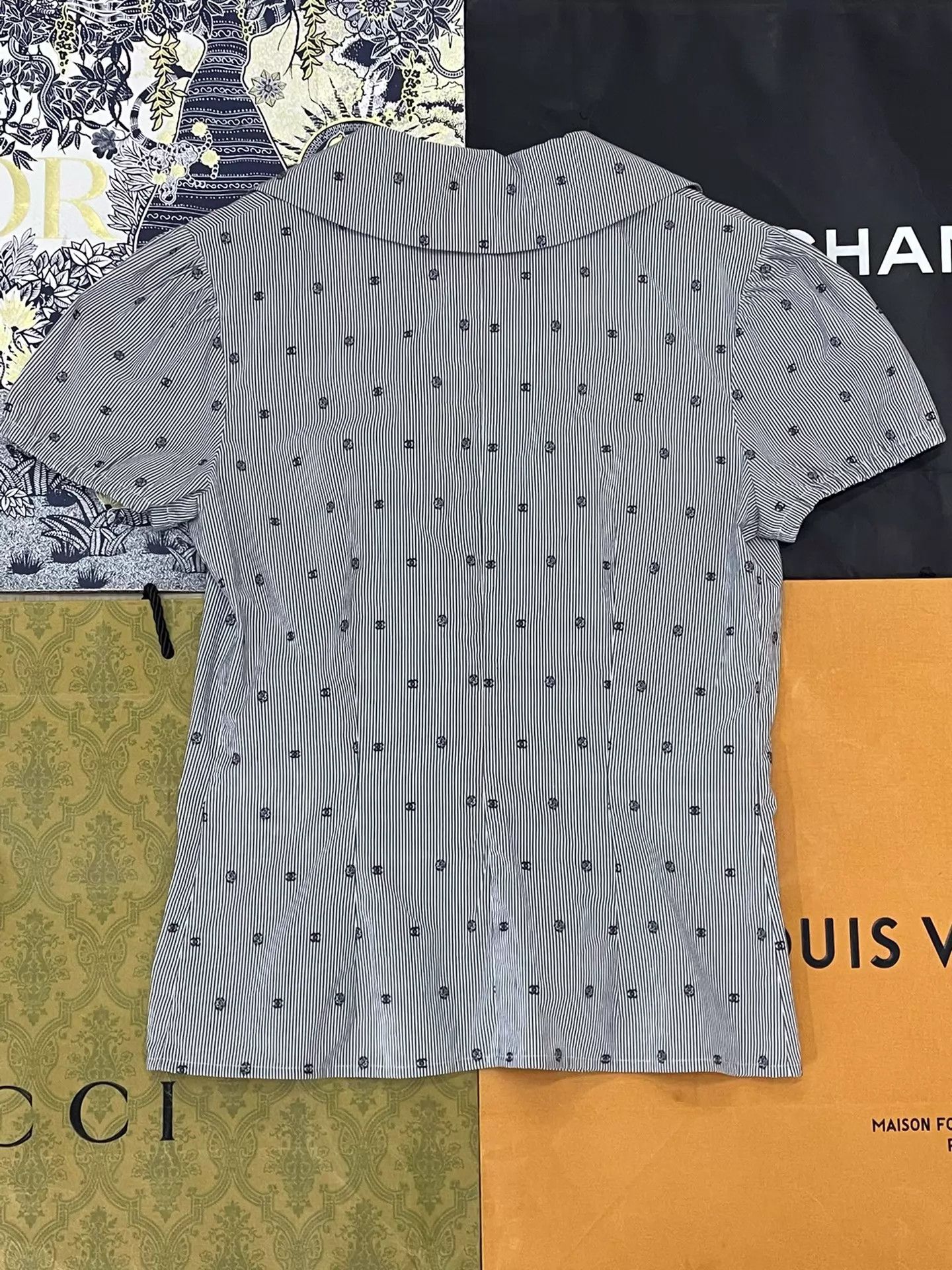 Chanel CHANEL Striped Polka Dot Crystal Button SSShirt 34 Size XS / US 0-2 / IT 36-38 - 3 Thumbnail