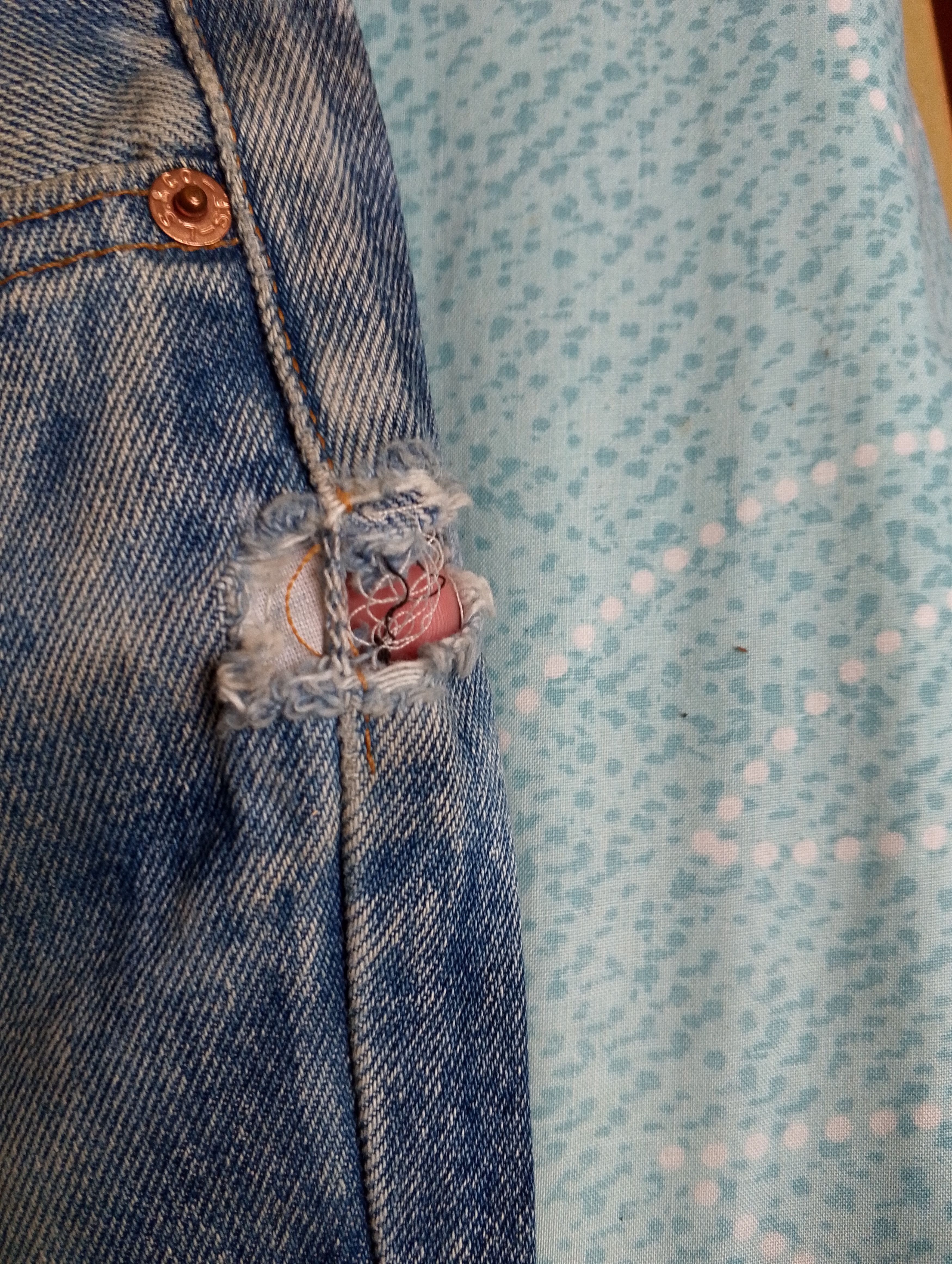 Levi's Vintage Clothing Vintage Thrashed Distressed Levi’s 501 Jeans Size US 31 - 18 Thumbnail