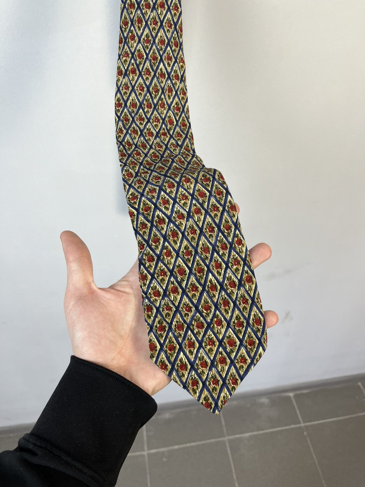 Valentino × Vintage Valentino Vintage Floral Silk Tie Made in Italy Size ONE SIZE - 1 Thumbnail