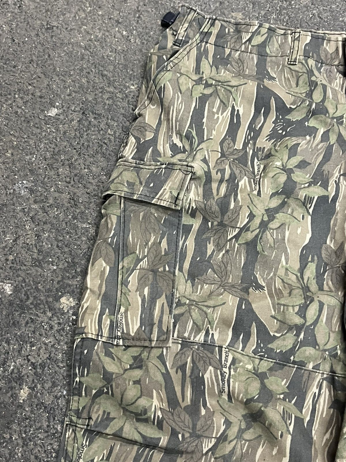 Realtree × Vintage Realtree camo baggy fit cargo pants streetwear hype skater Size US 36 / EU 52 - 4 Thumbnail